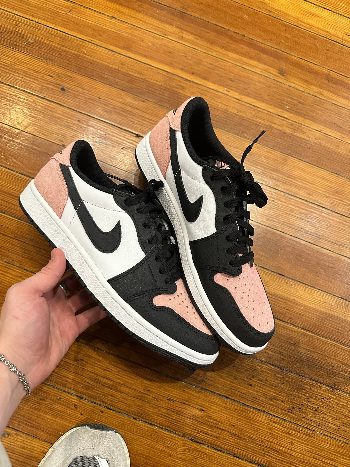 Jordan 1 Low “Bleached Coral”