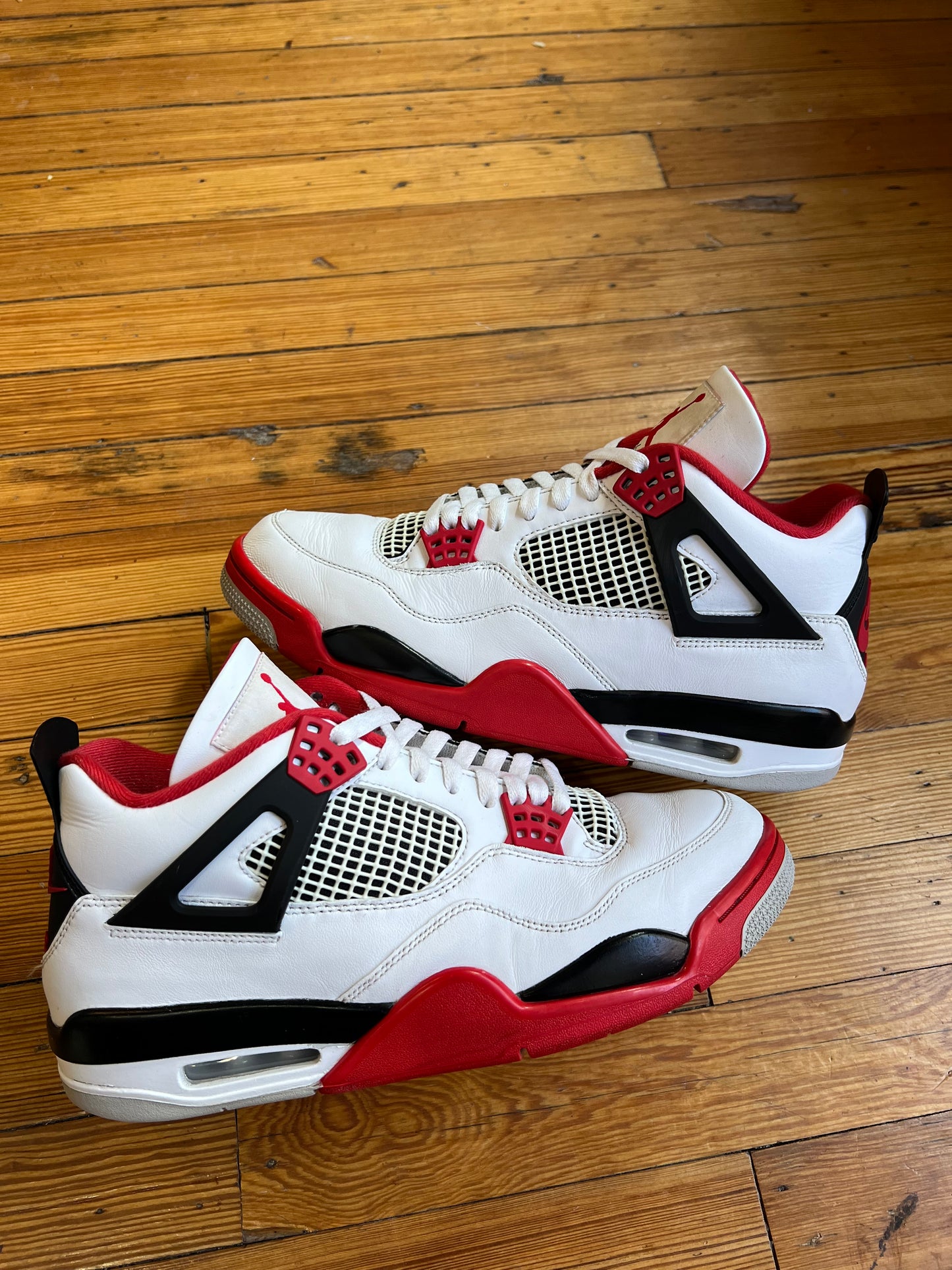 Jordan 4 “Fire Red”