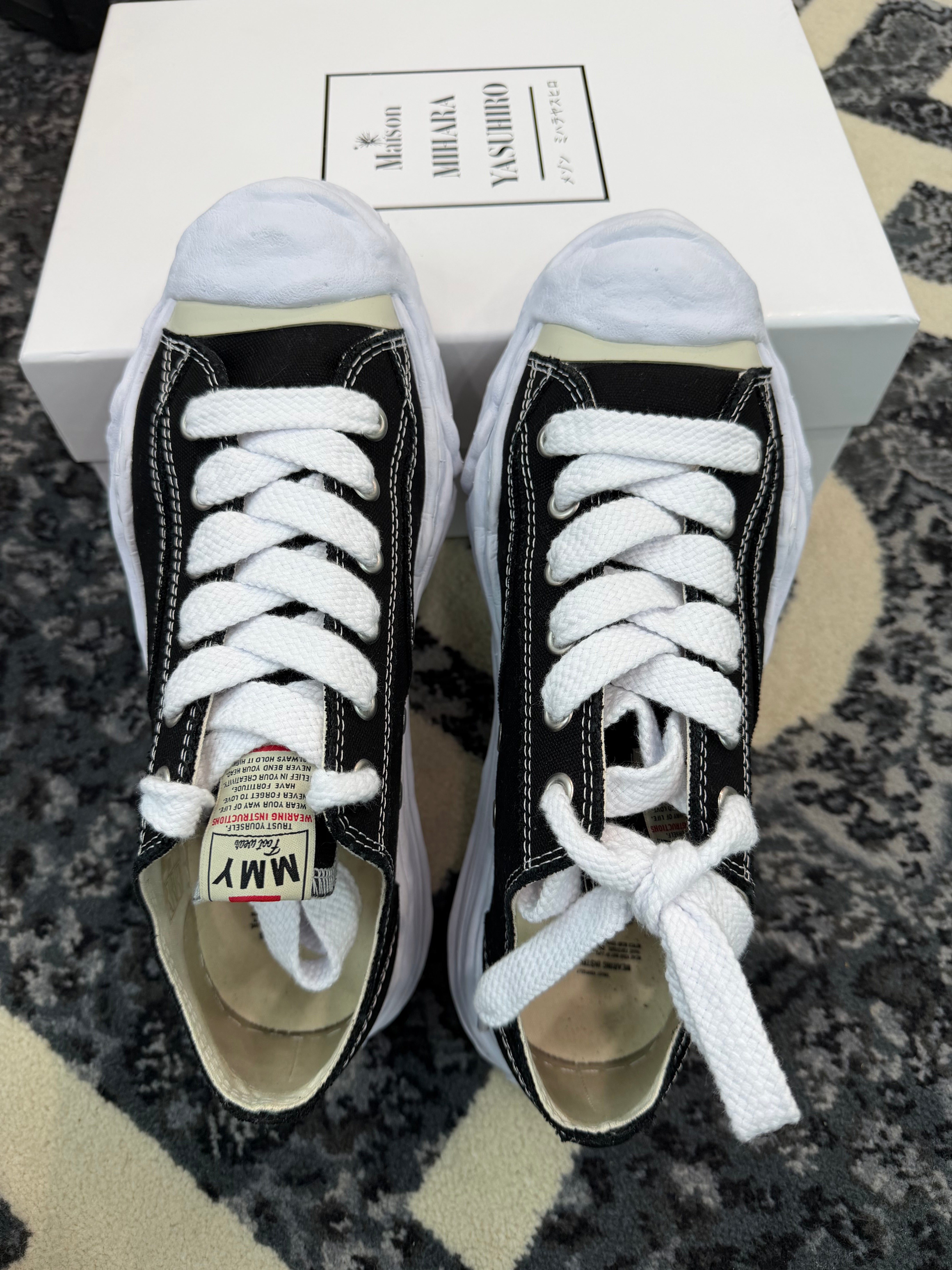 Maison Mihara Sneaker Low “Black”