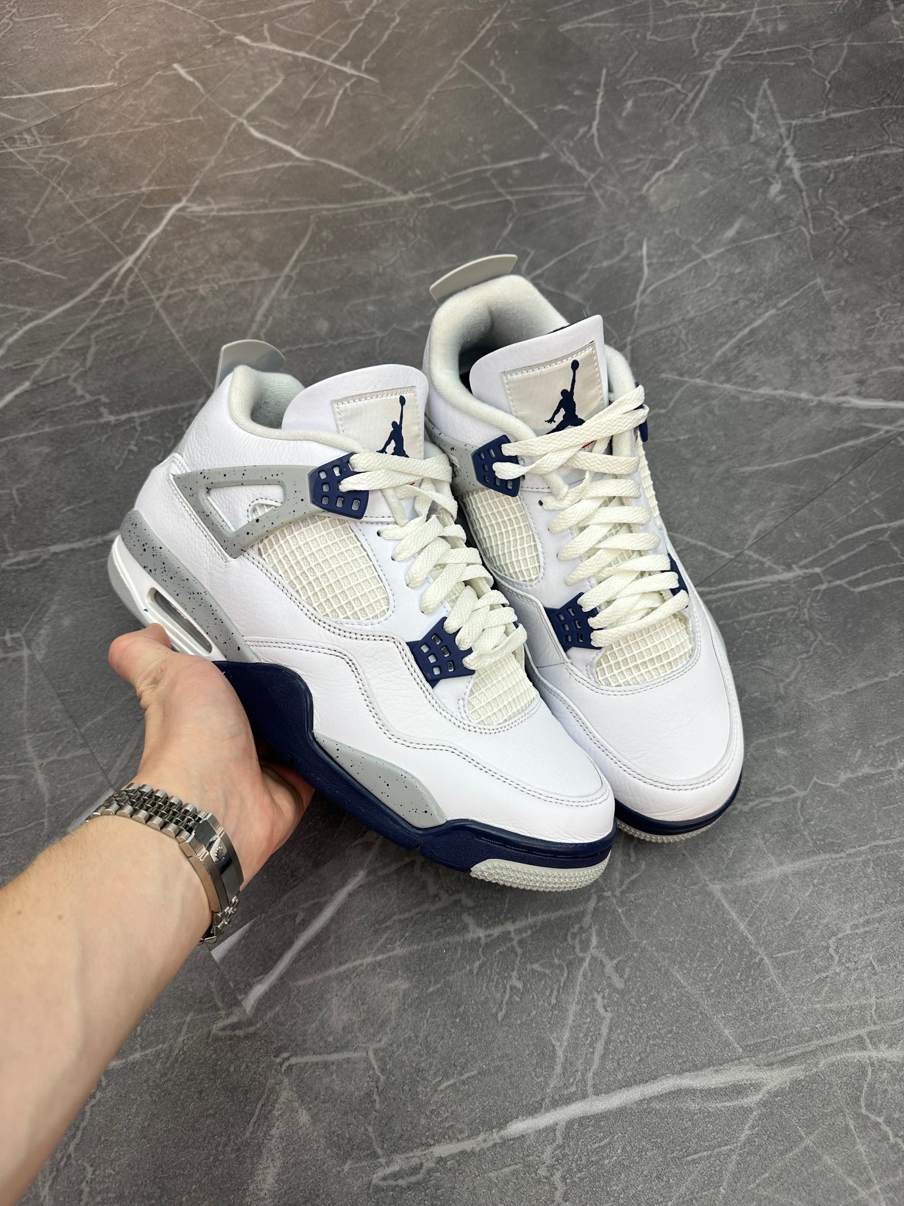 Jordan 4 “Midnight Navy”