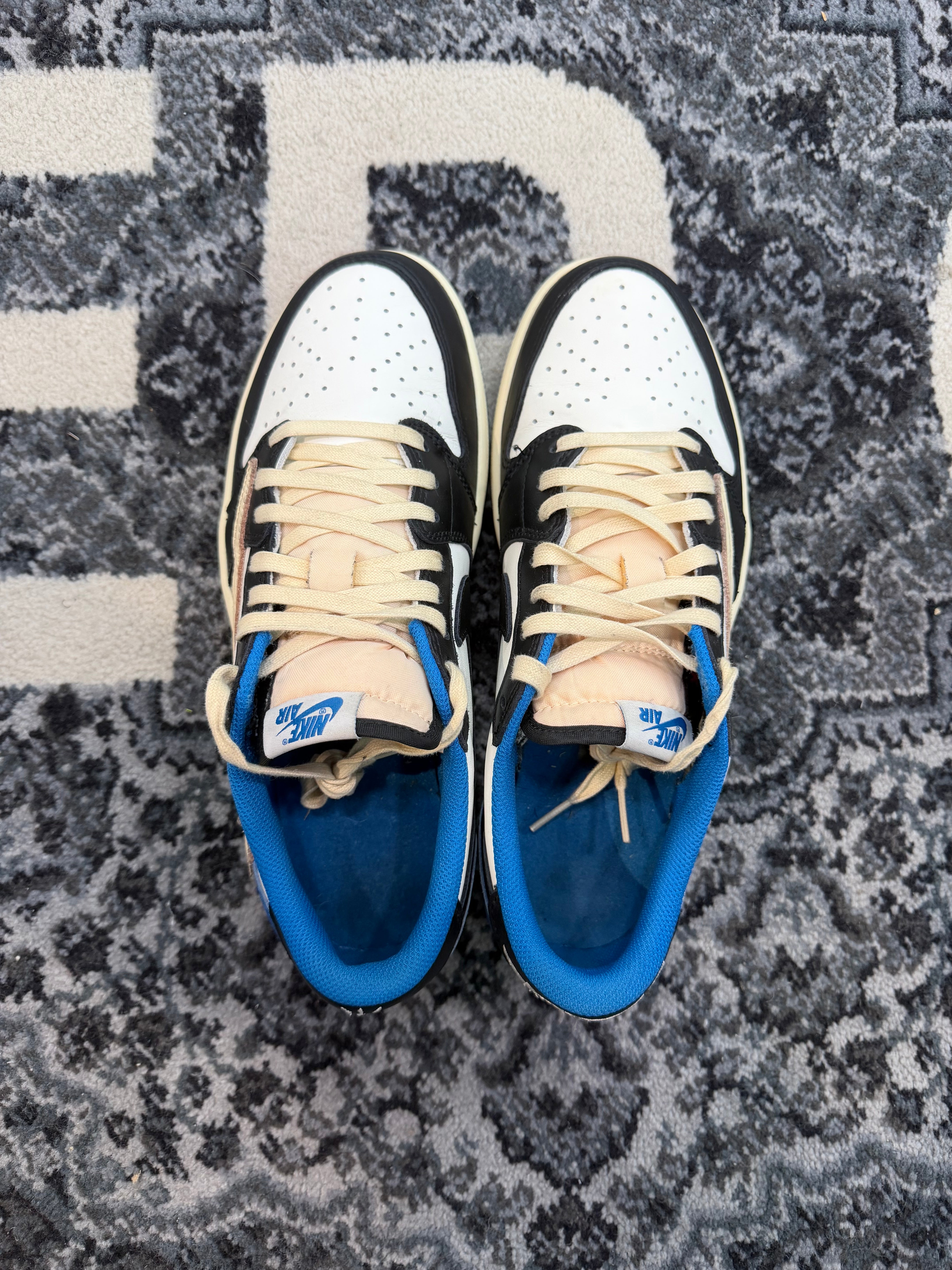 Jordan 1 Low Travis Scott “Fragment”