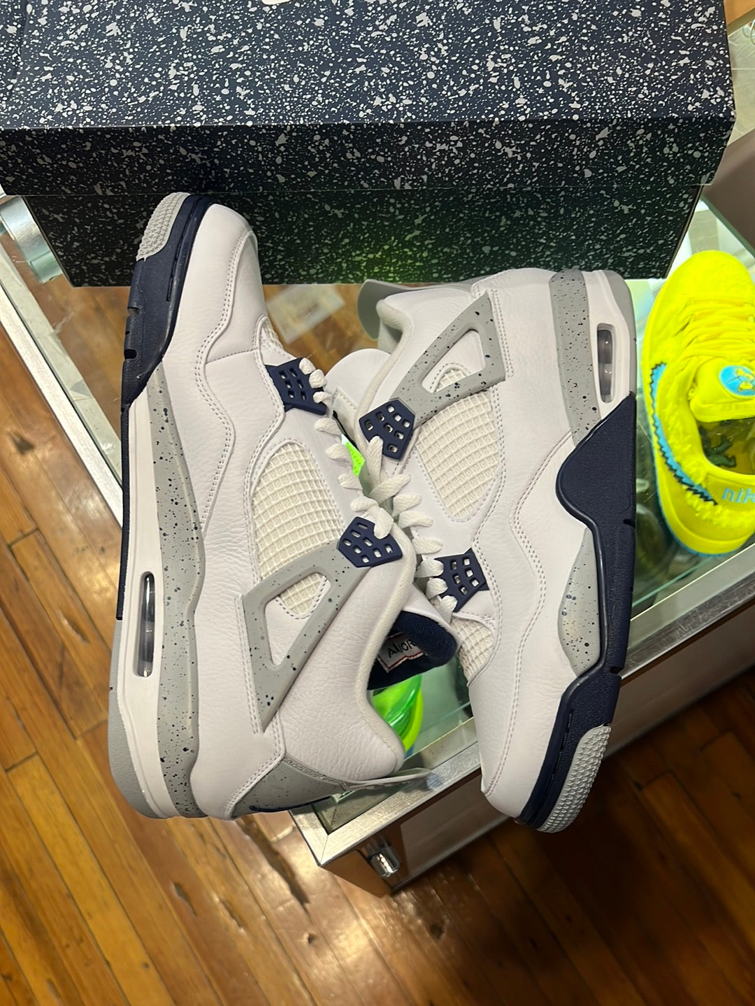 Jordan 4 “Midnight Navy”