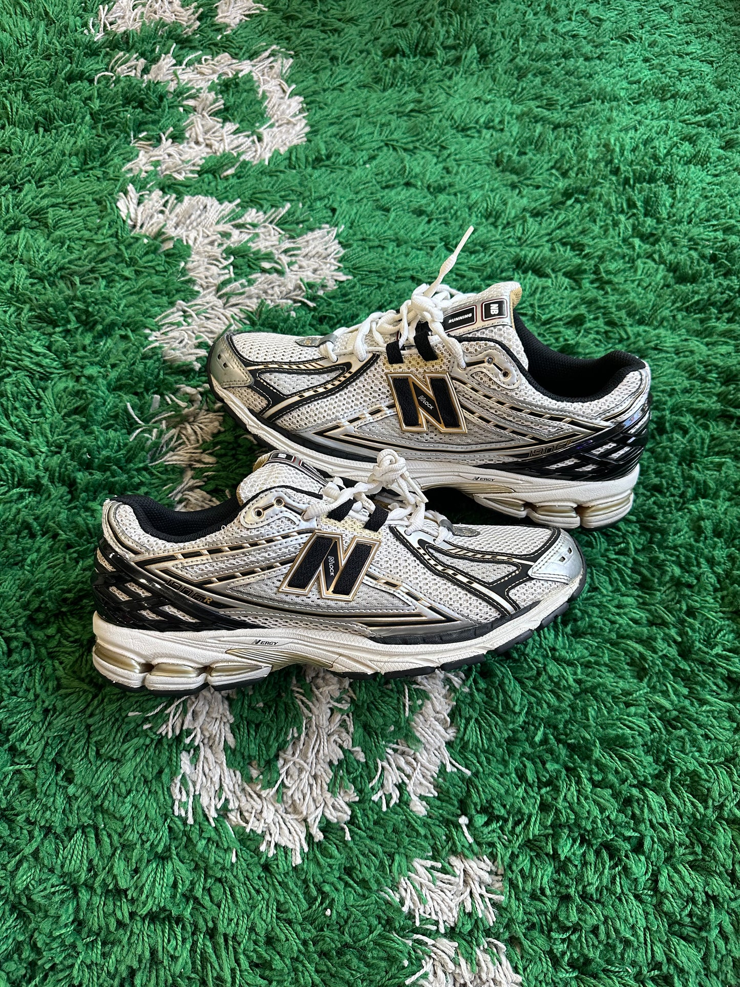 New Balance 1906R “Black White Gold”