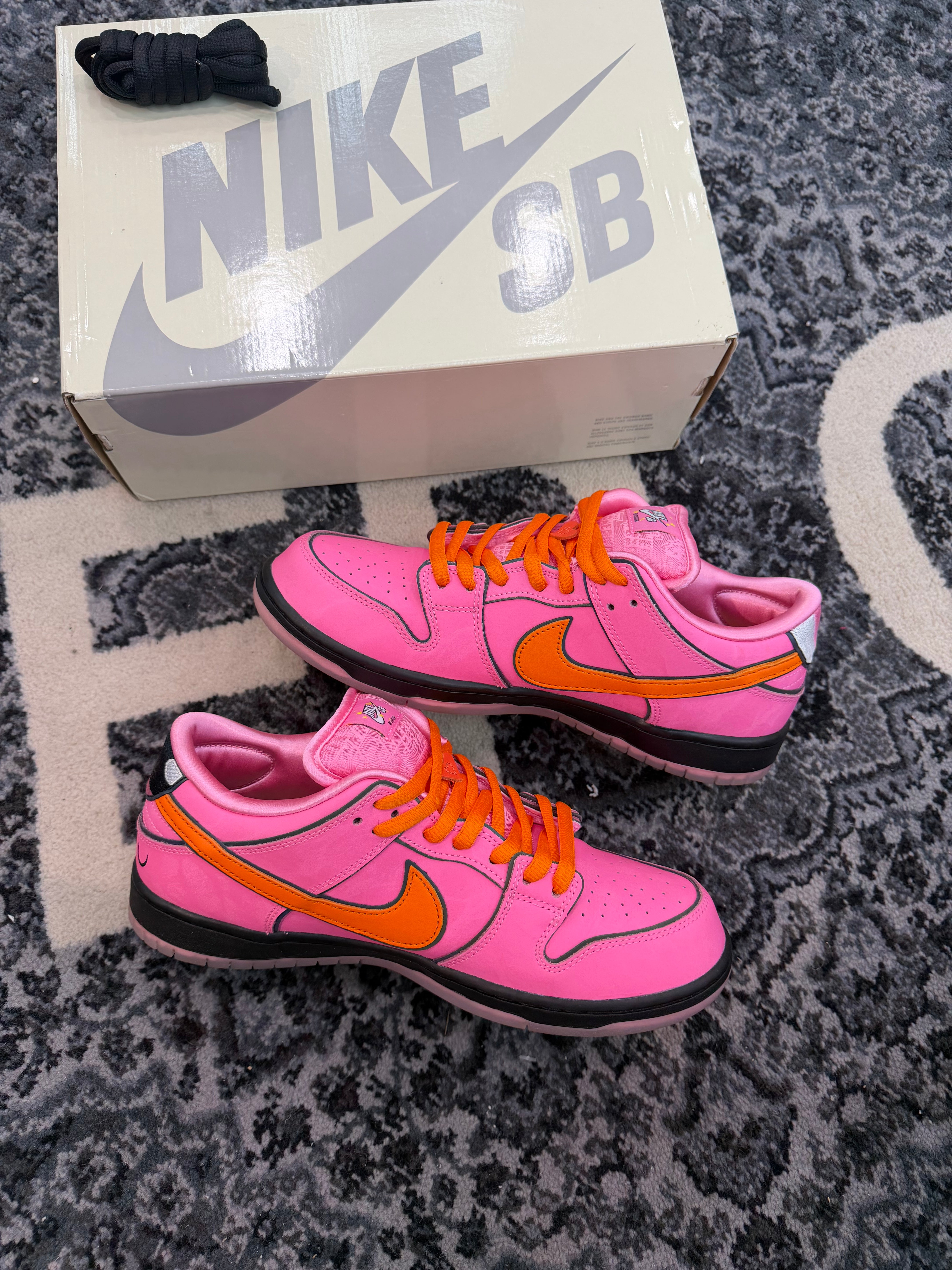Nike SB Dunk Low Powerpuff Girls “Blossom”