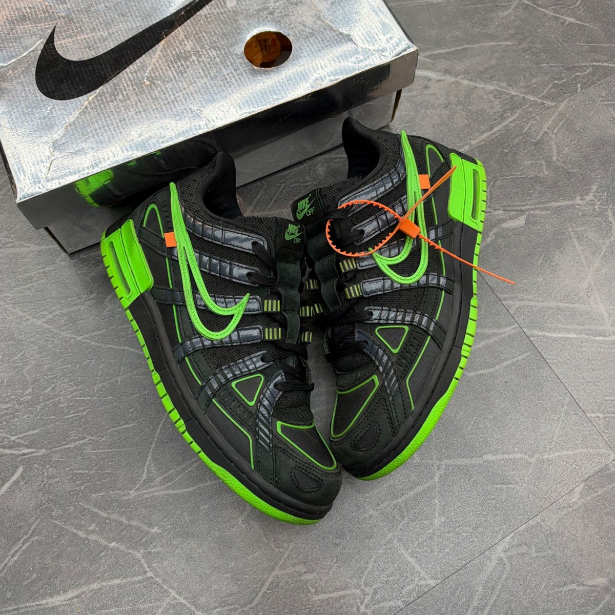 Nike Air Rubber Dunk Off-White Green Strike (Size 9.5) (Lightly Worn)