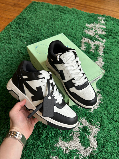 Off-White Out of Office “Black White”