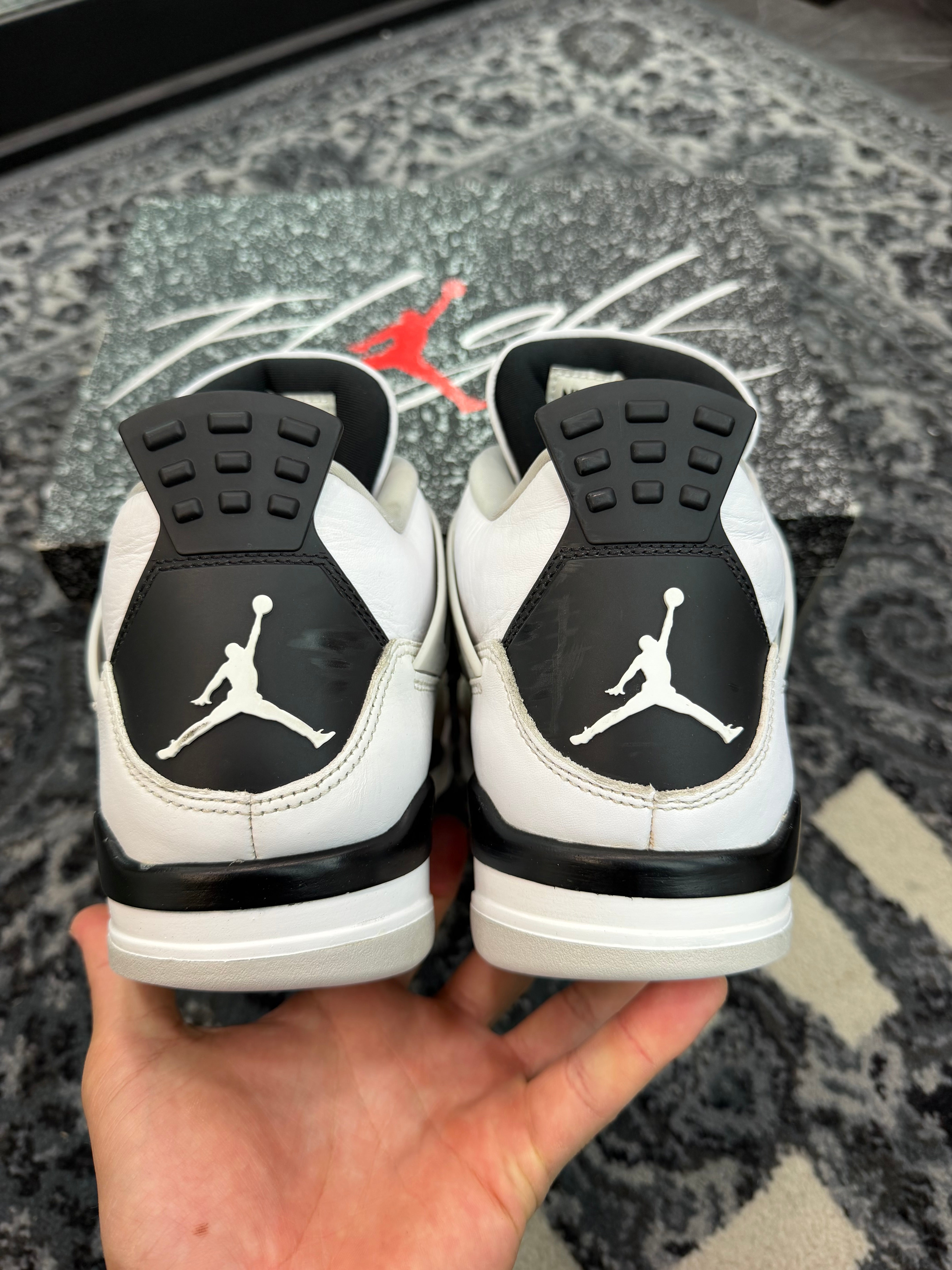 Jordan 4 “Military Black”