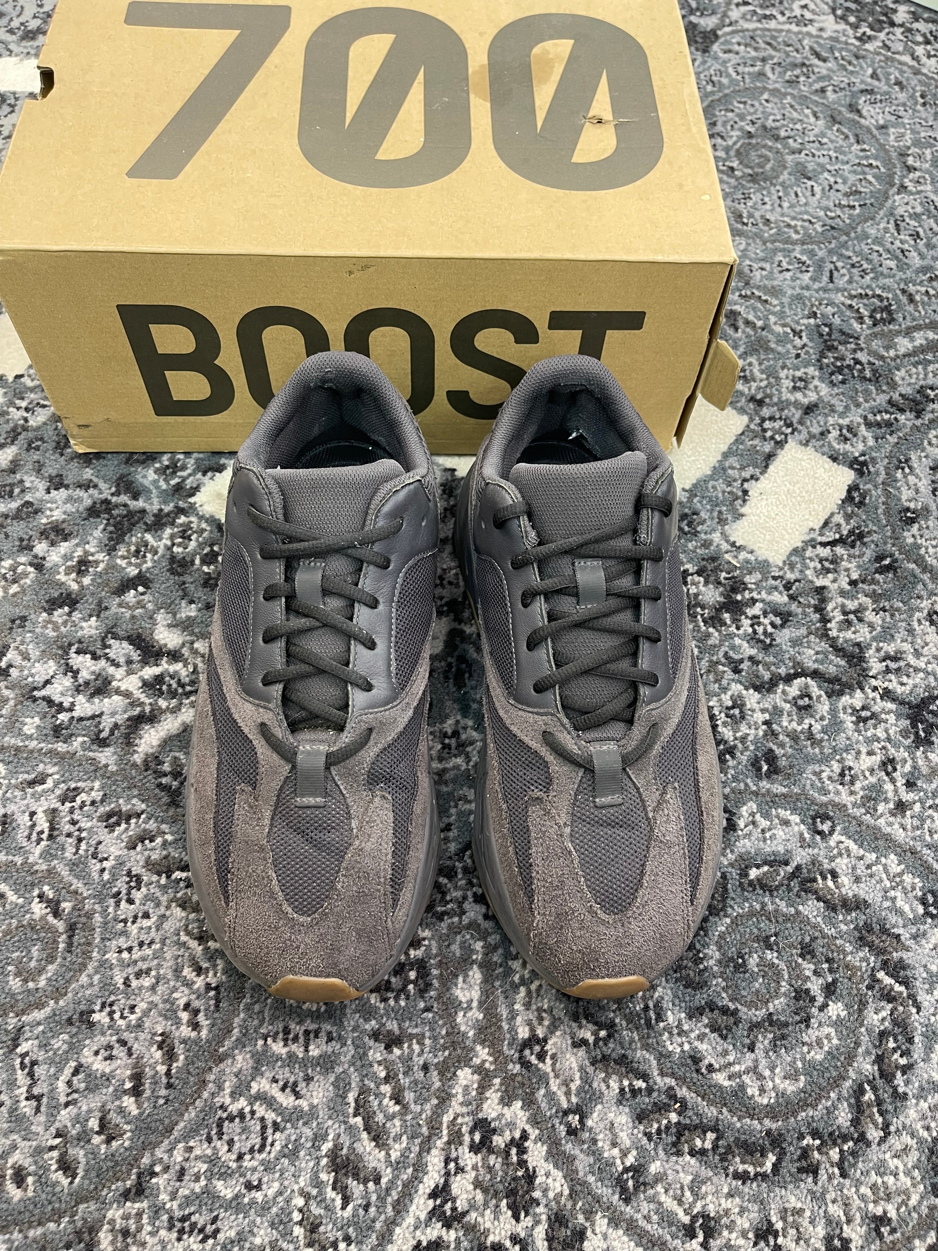 Yeezy 700 “Utility Black”