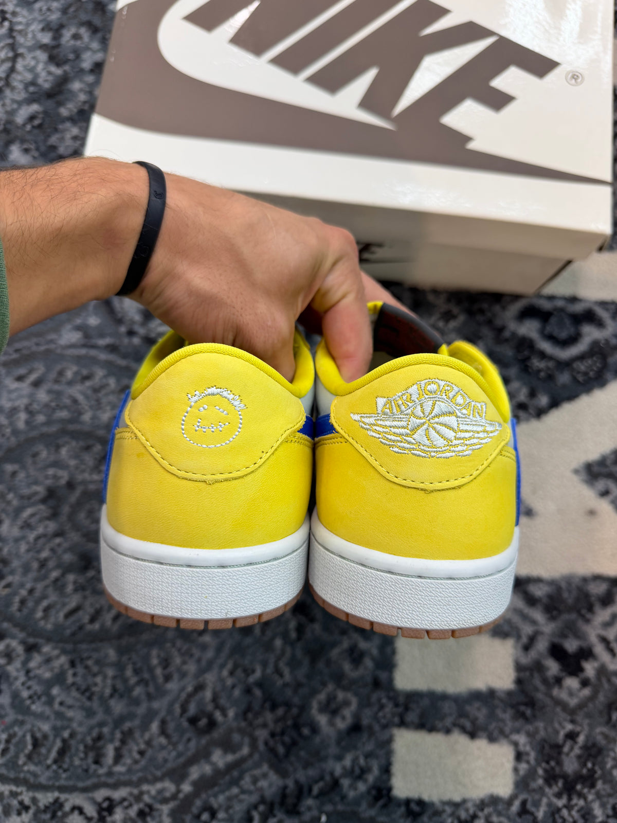 Jordan 1 Low Travis Scott “Canary”
