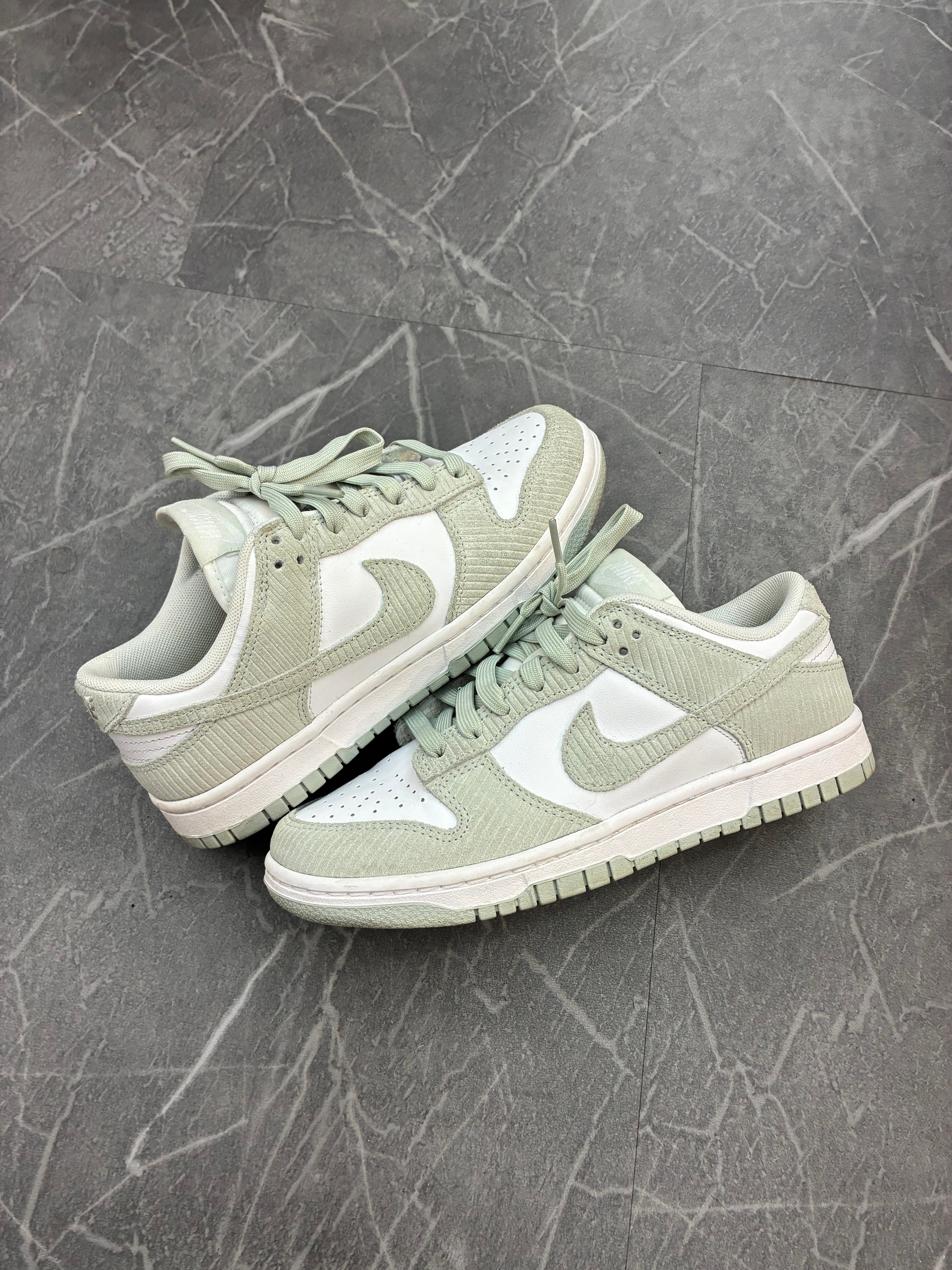 Nike Dunk Low “Corduroy”