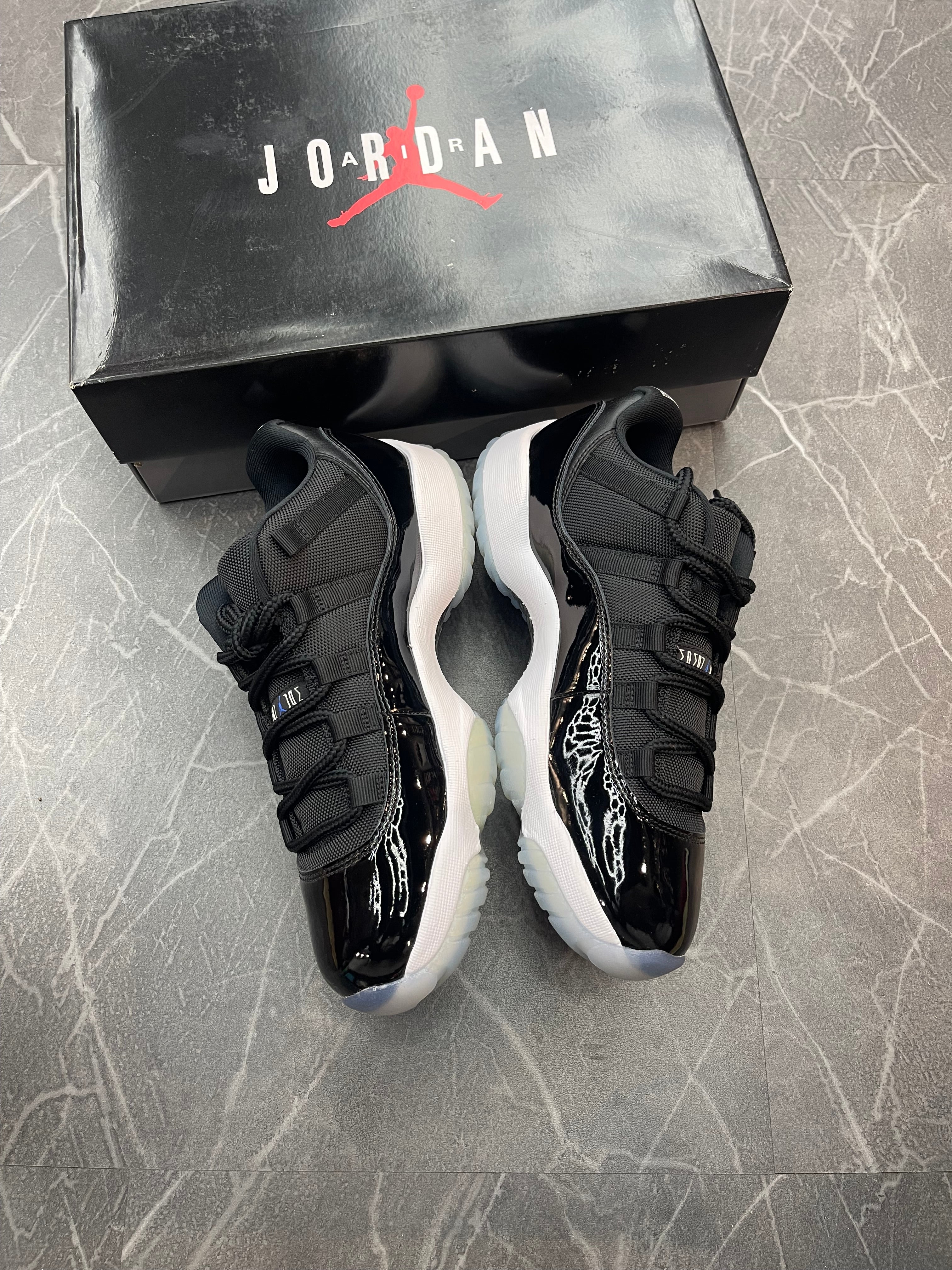 Jordan 11 Low “Space Jam”