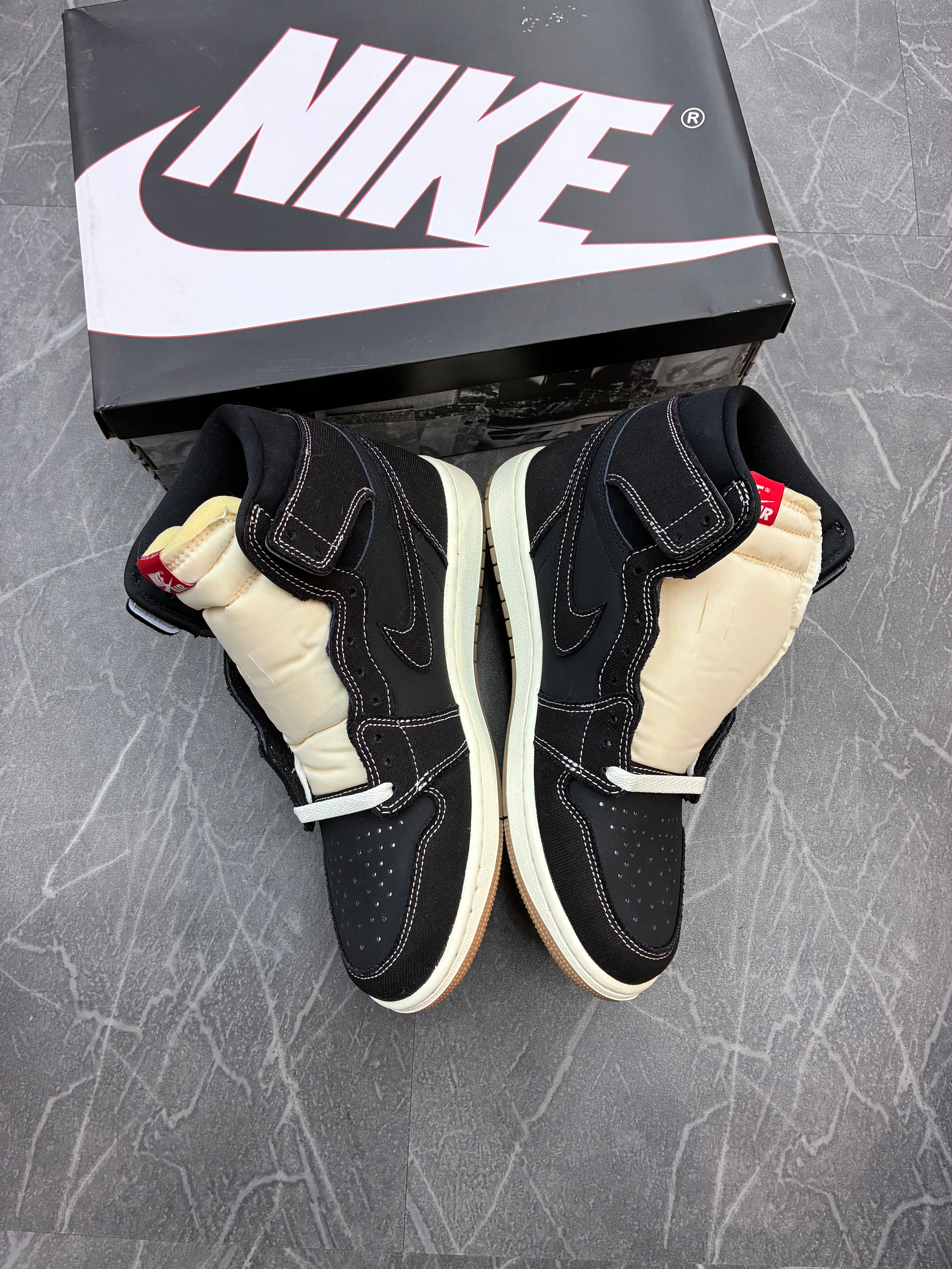 Jordan 1 High “Flight Club”