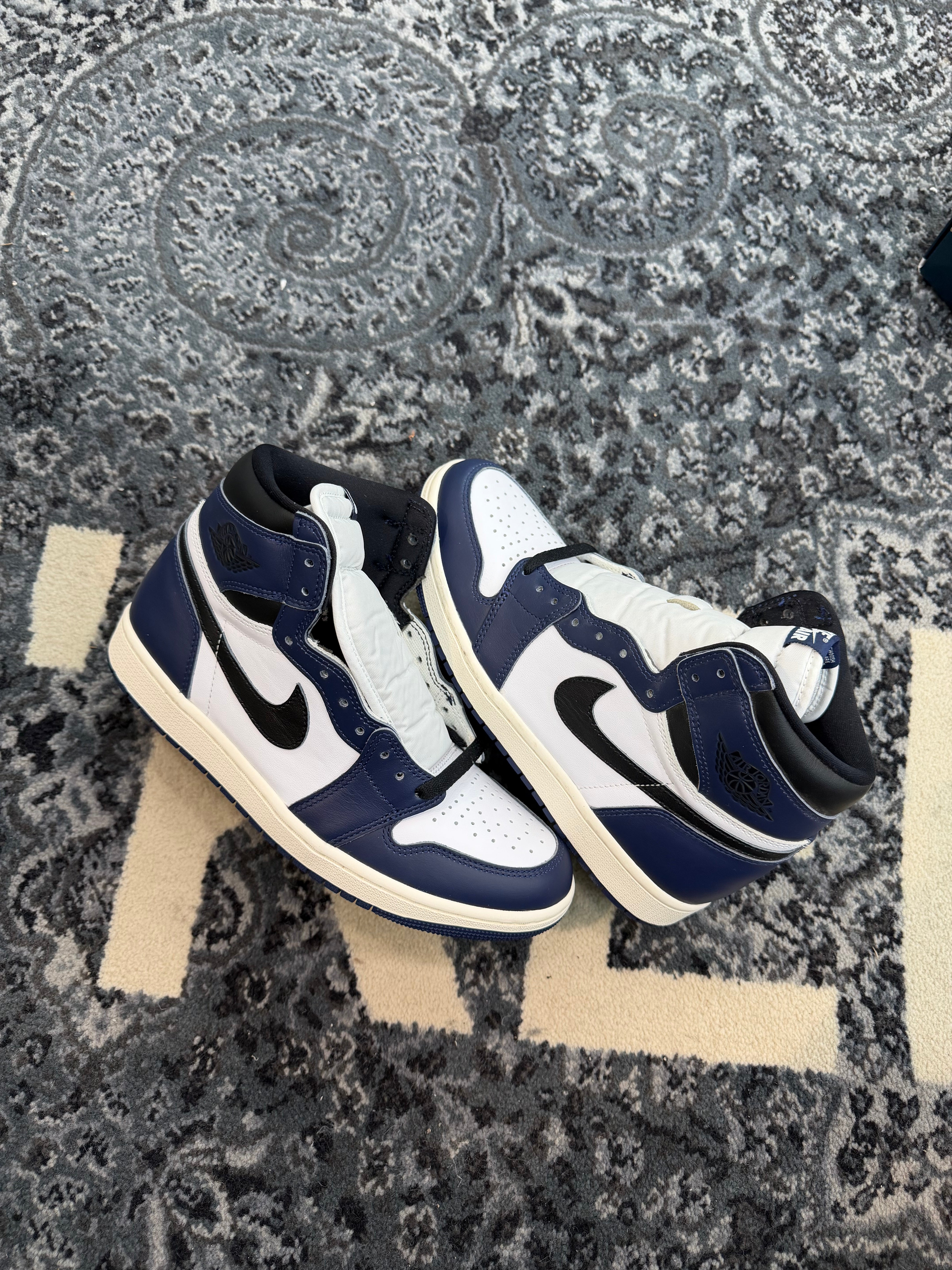 Jordan 1 High “Midnight Navy”