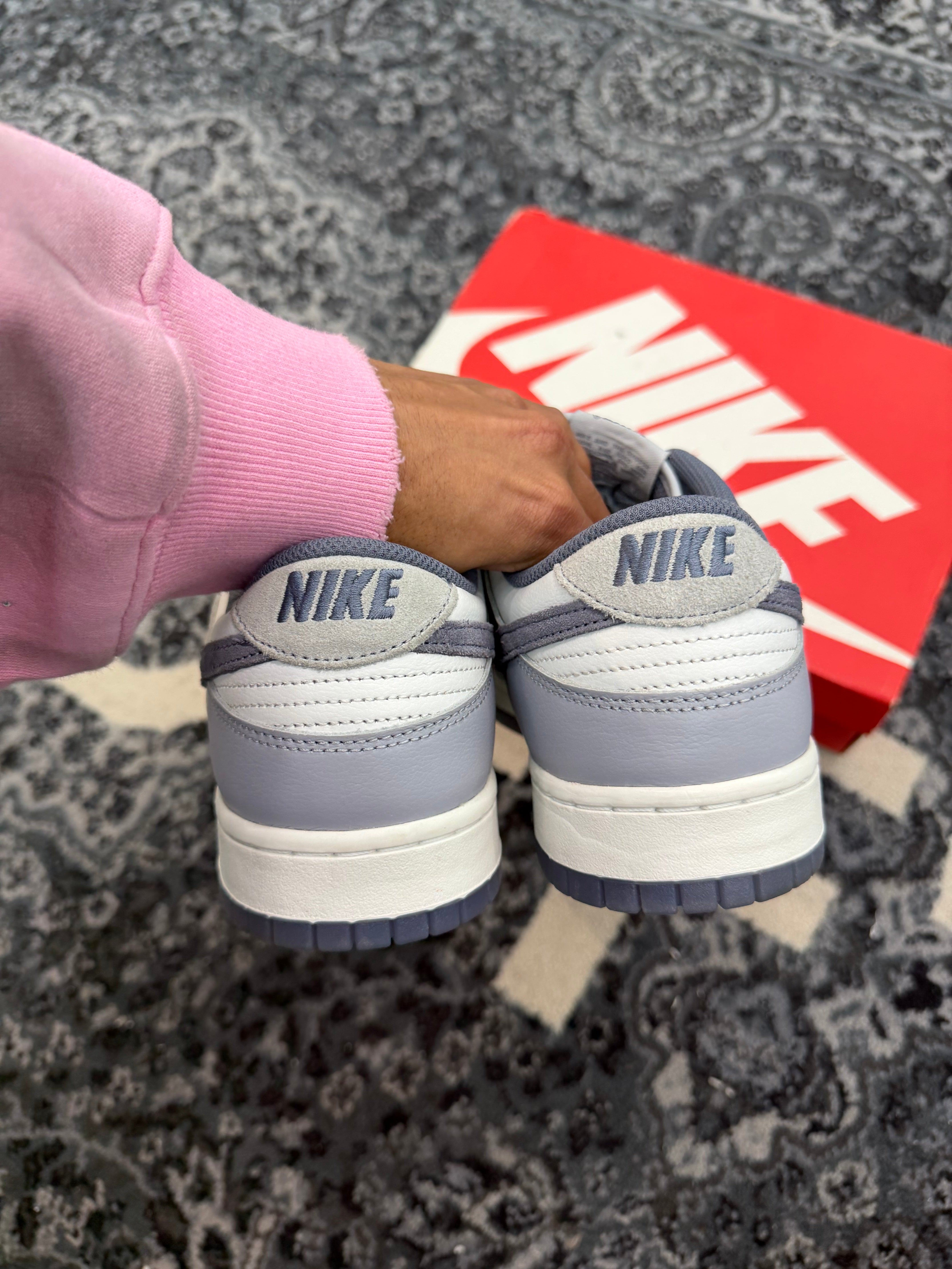 Nike Dunk Low “Light Carbon”