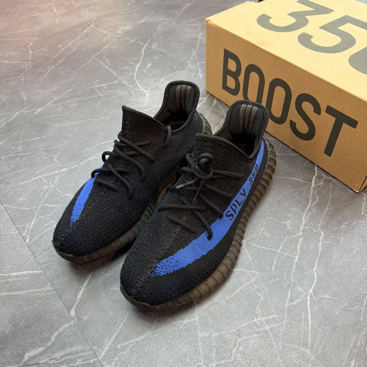 adidas Yeezy Boost 350 V2 Dazzling Blue (Size 12) (Lightly Worn)