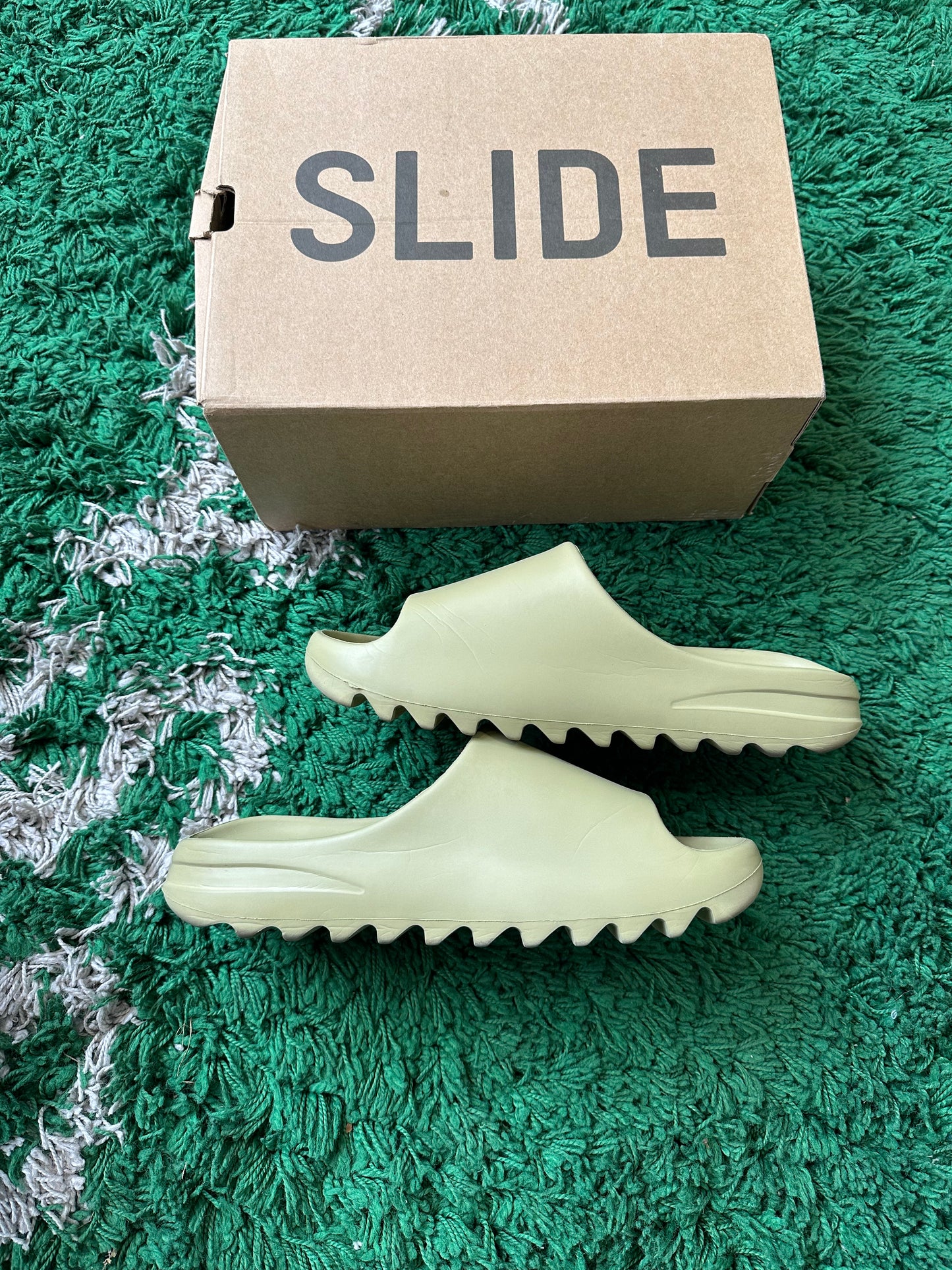 Yeezy Slide “Resin”