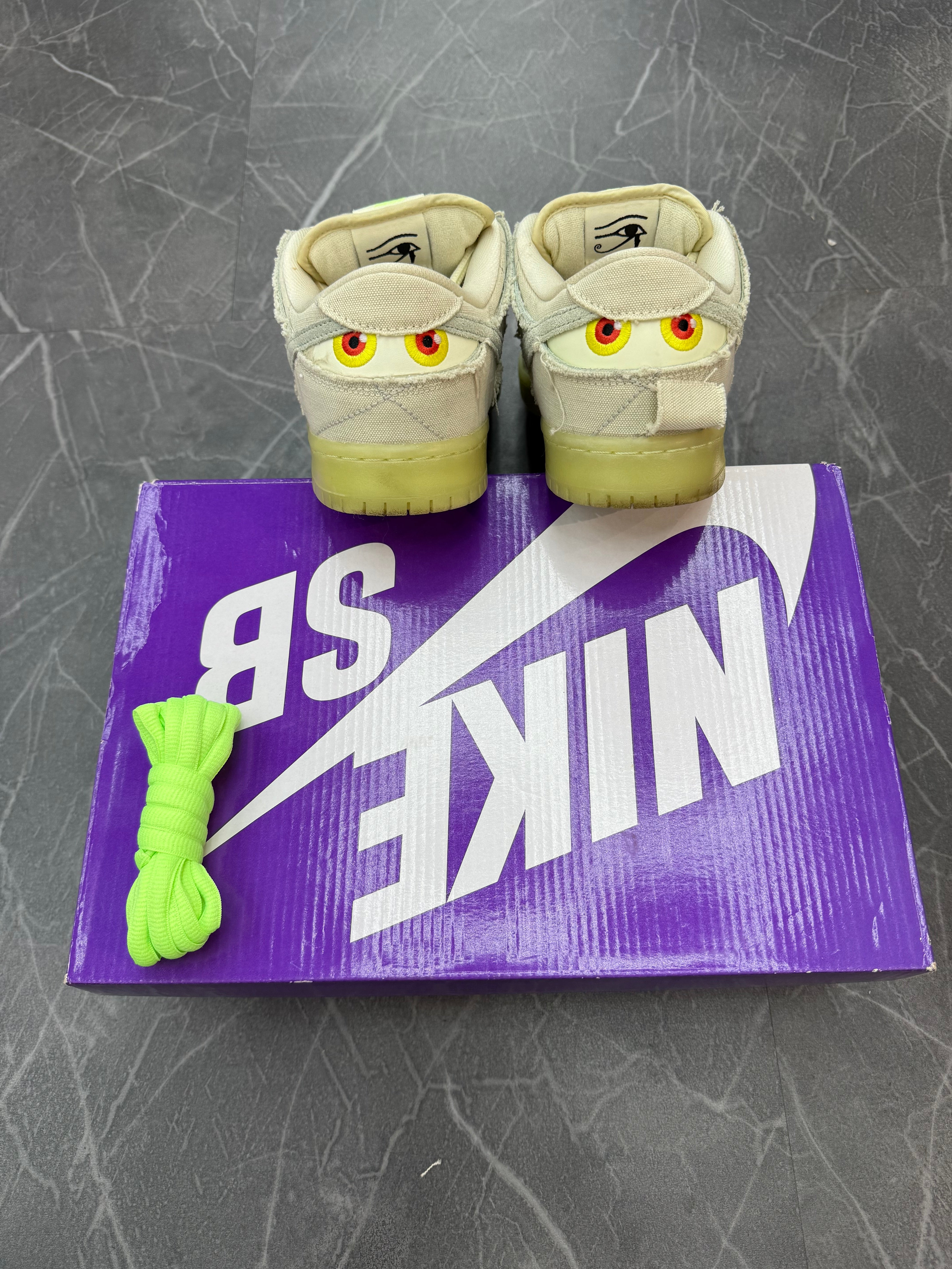 Nike SB Dunk “Mummy”