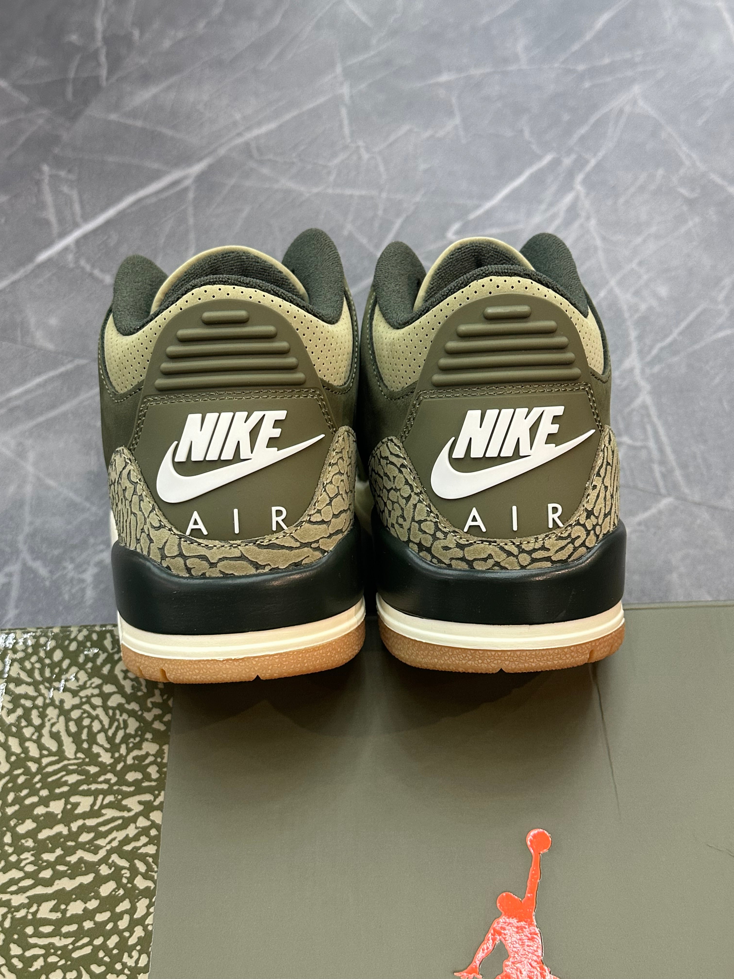 Jordan 3 “Family Affair”