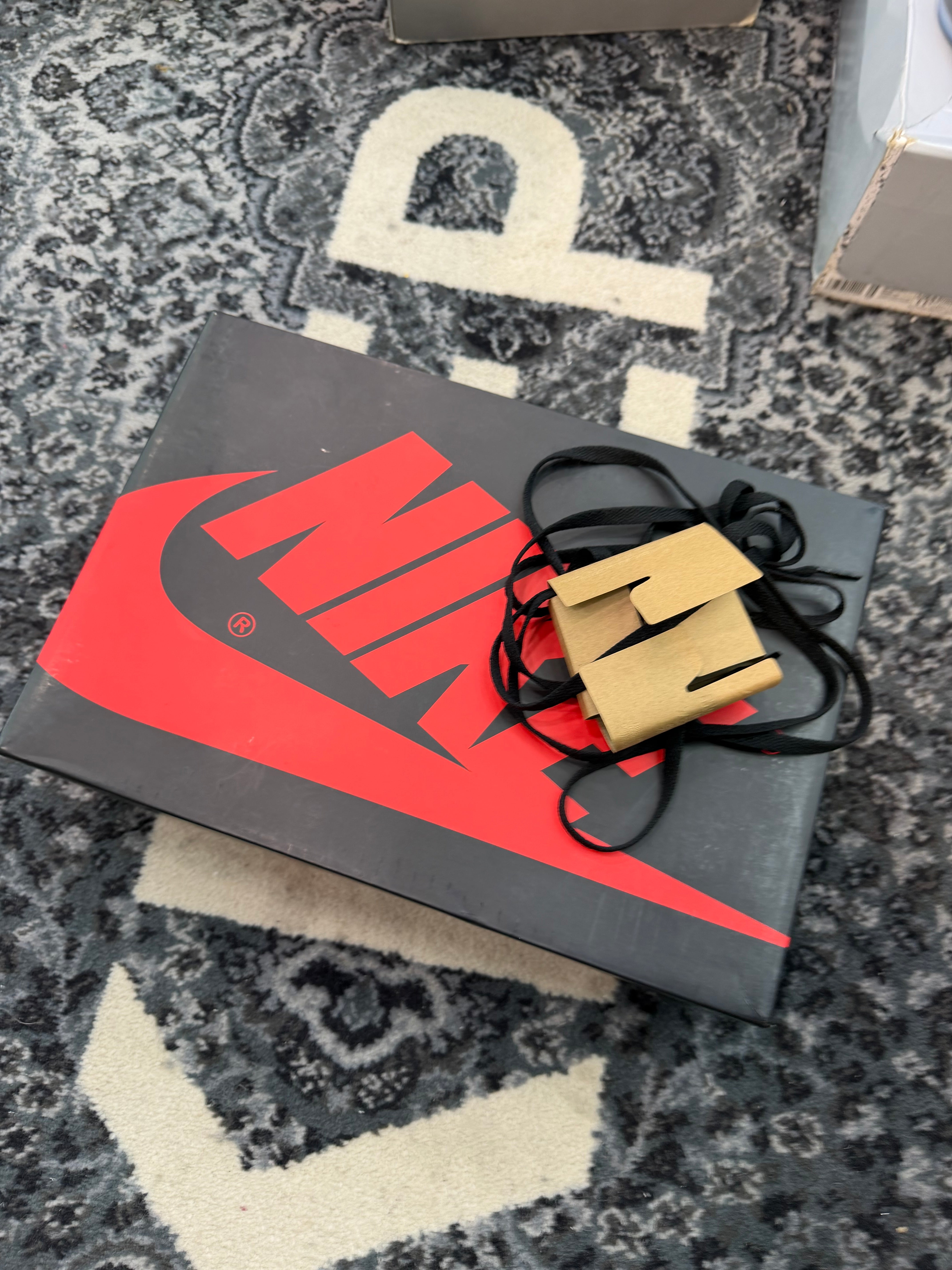 Jordan 1 Low “Chicago”