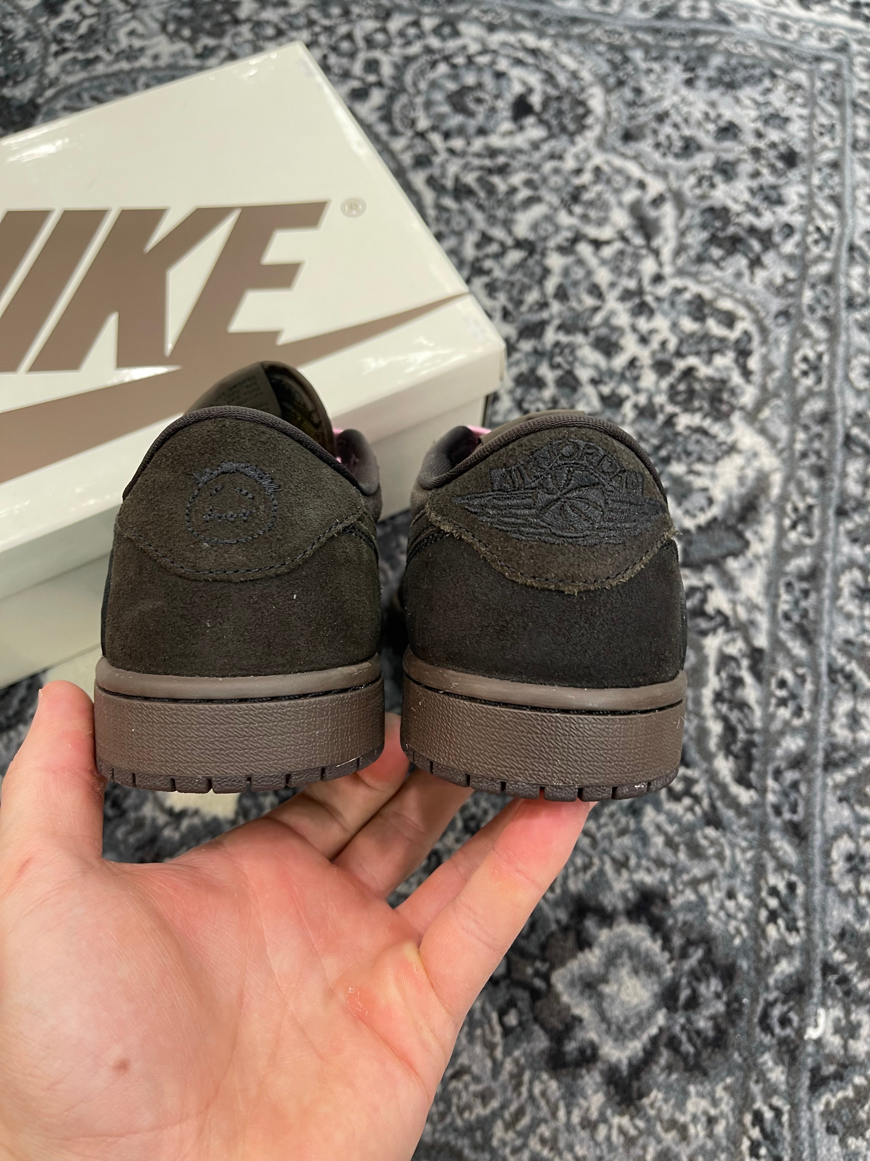 Travis Scott Jordan 1 Low “Velvet Brown”