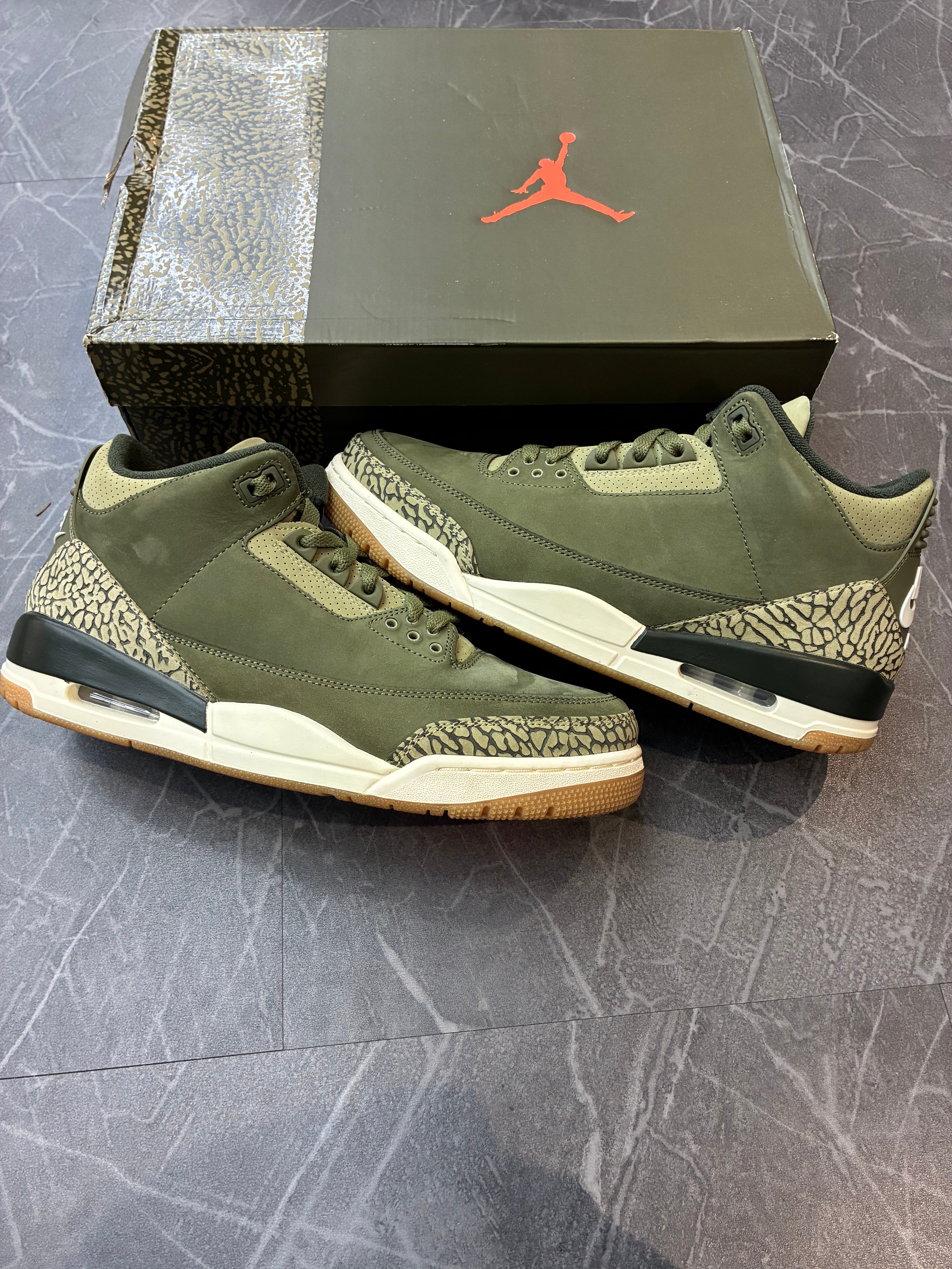 Jordan 3 “Family Affair”