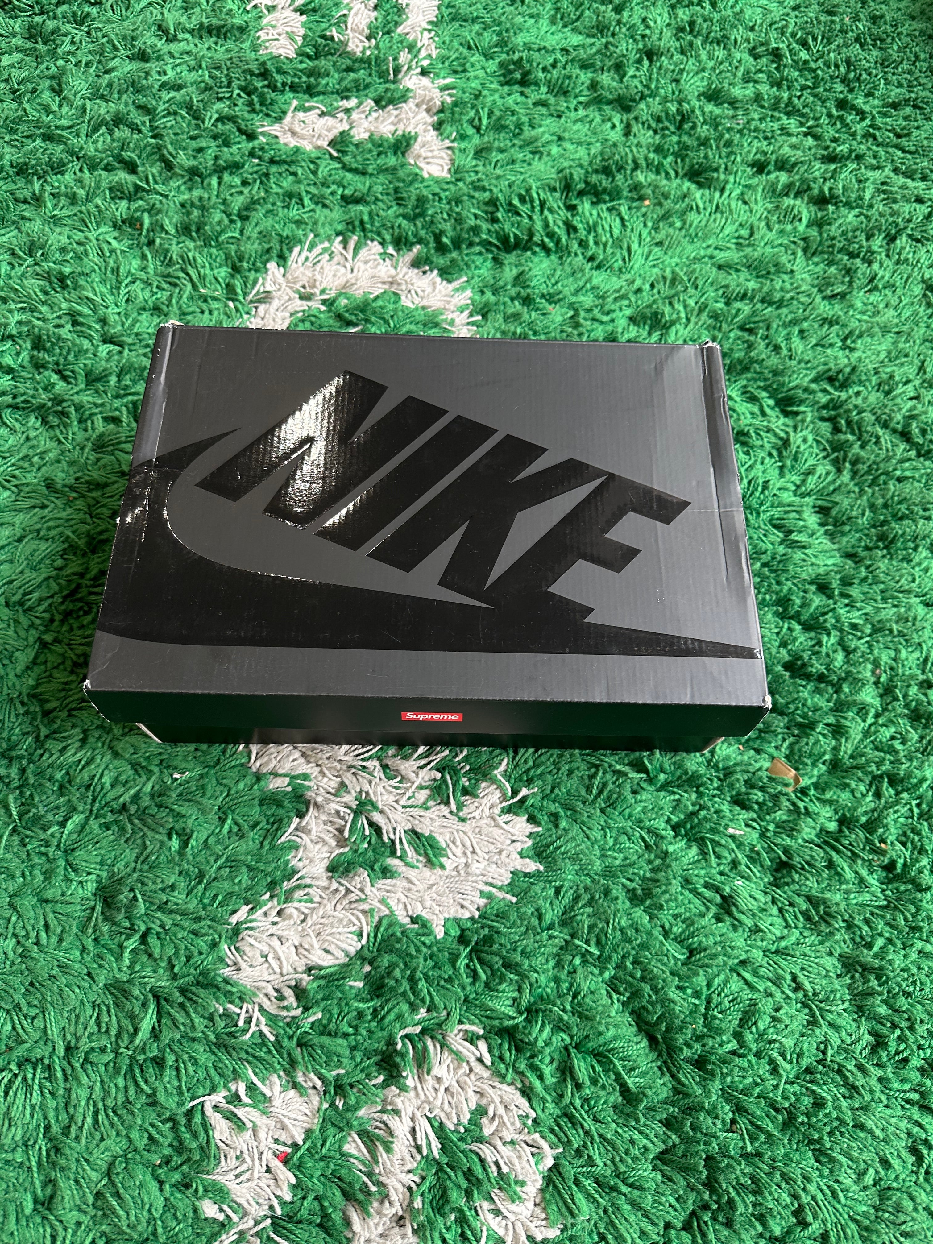 Nike Air Force 1 Low Supreme “White”