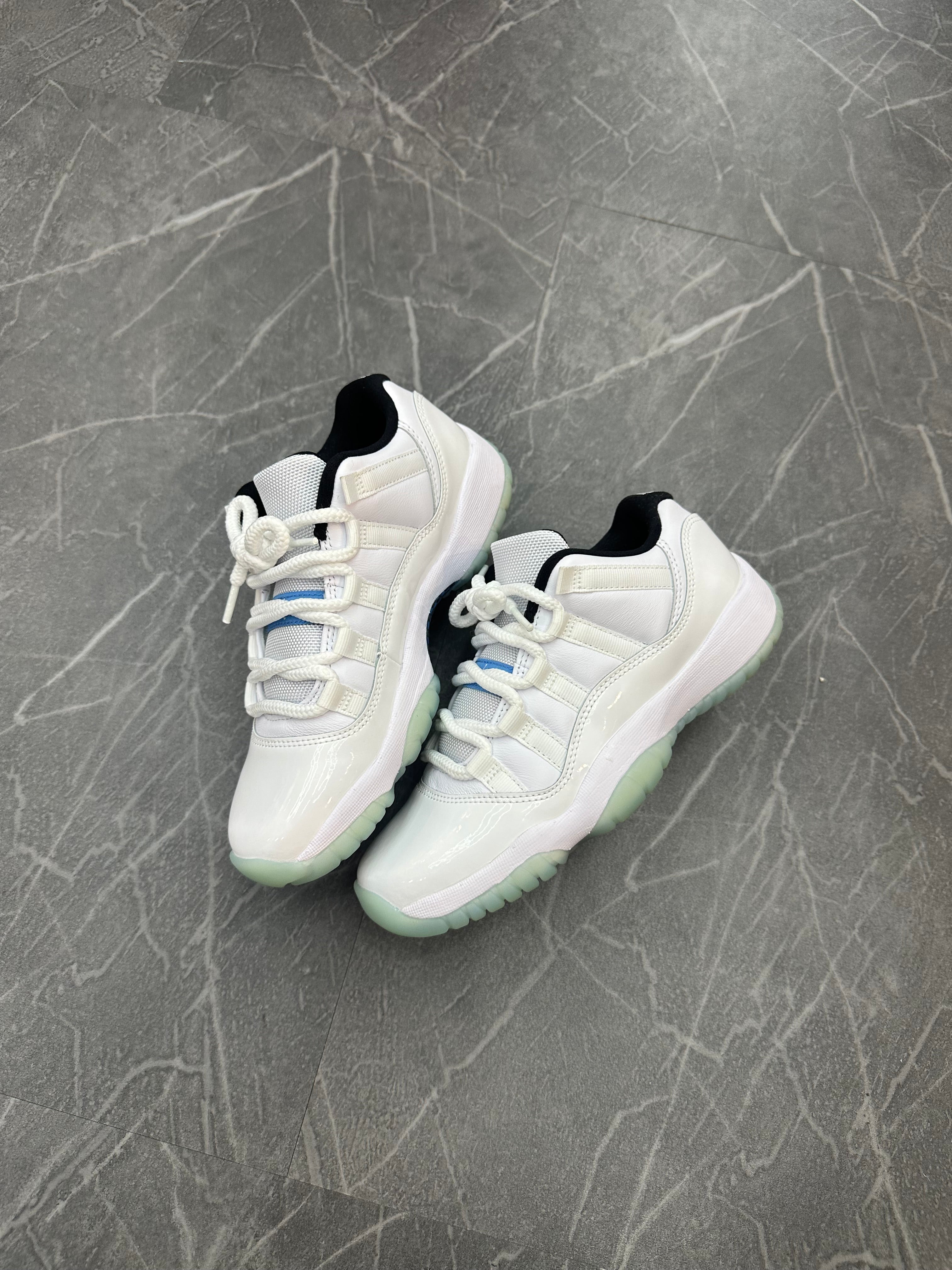 Jordan 11 Low “Legend Blue”