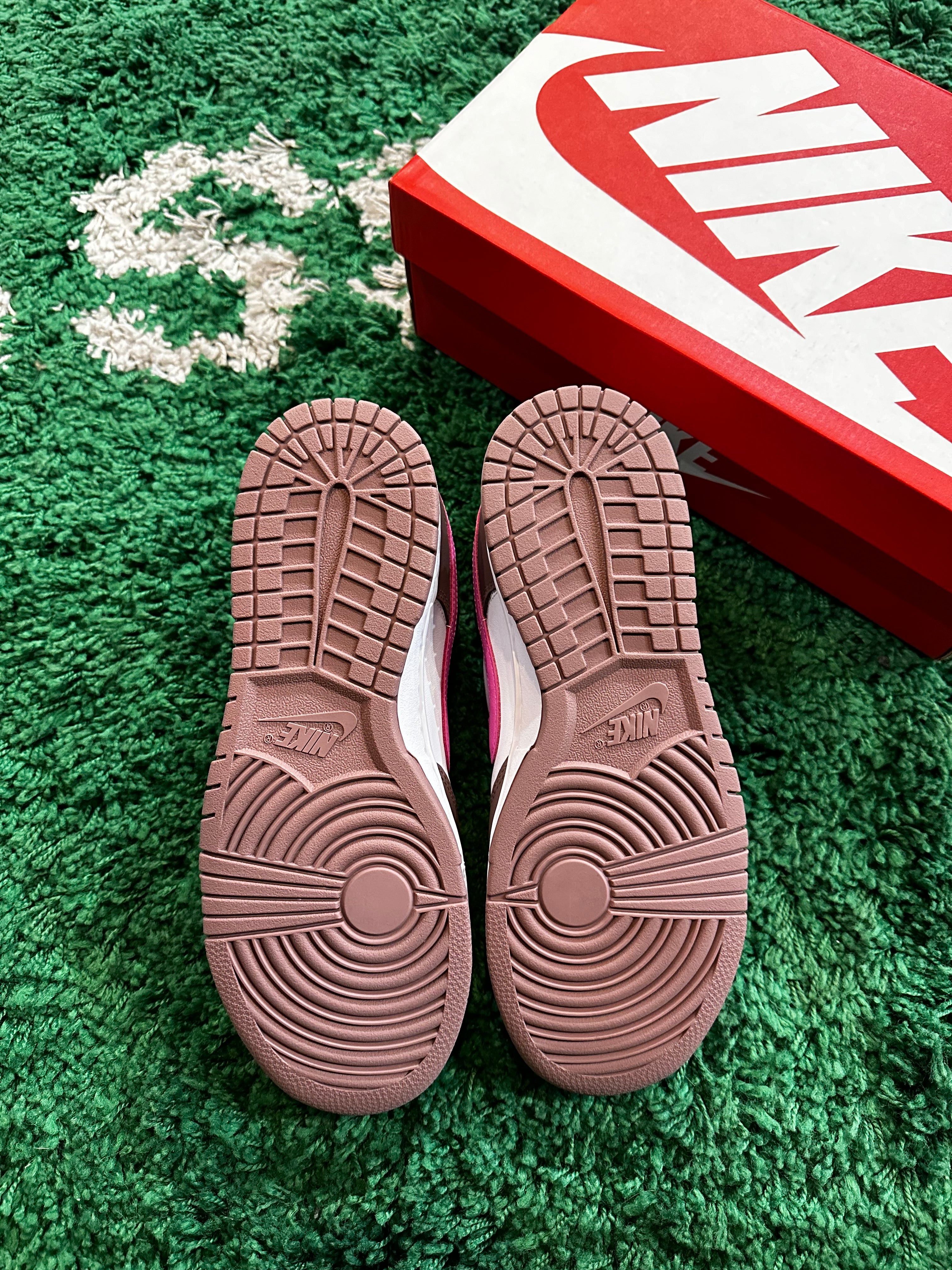 Nike Dunk Low “Smokey Muave”