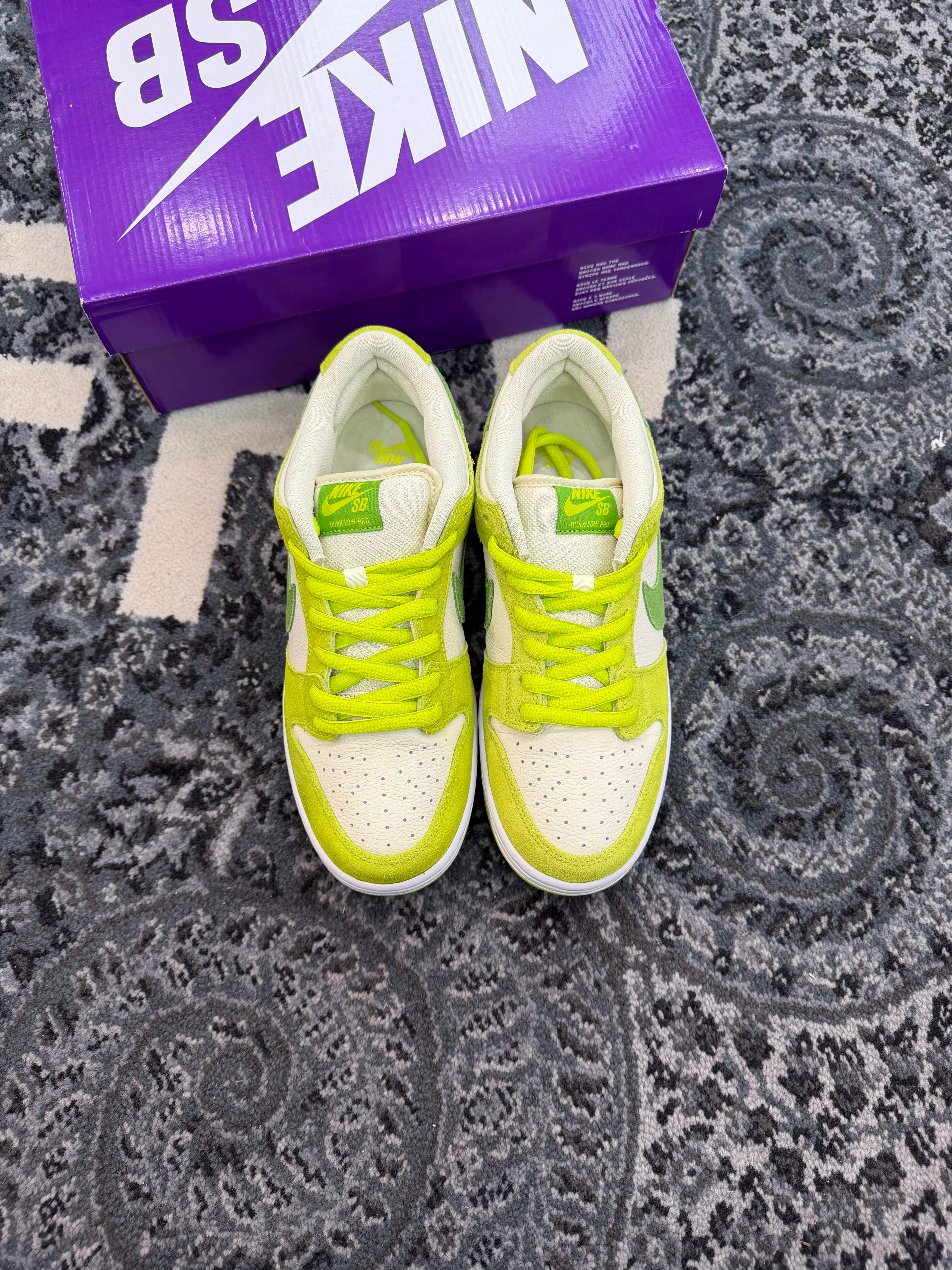 Nike SB Dunk Low “Green Apple”