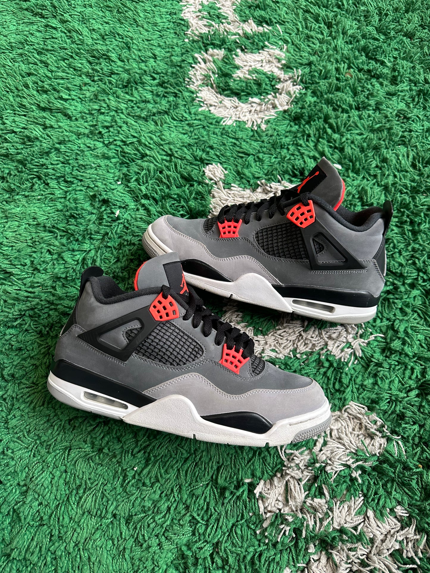 Jordan 4 “Infrared”