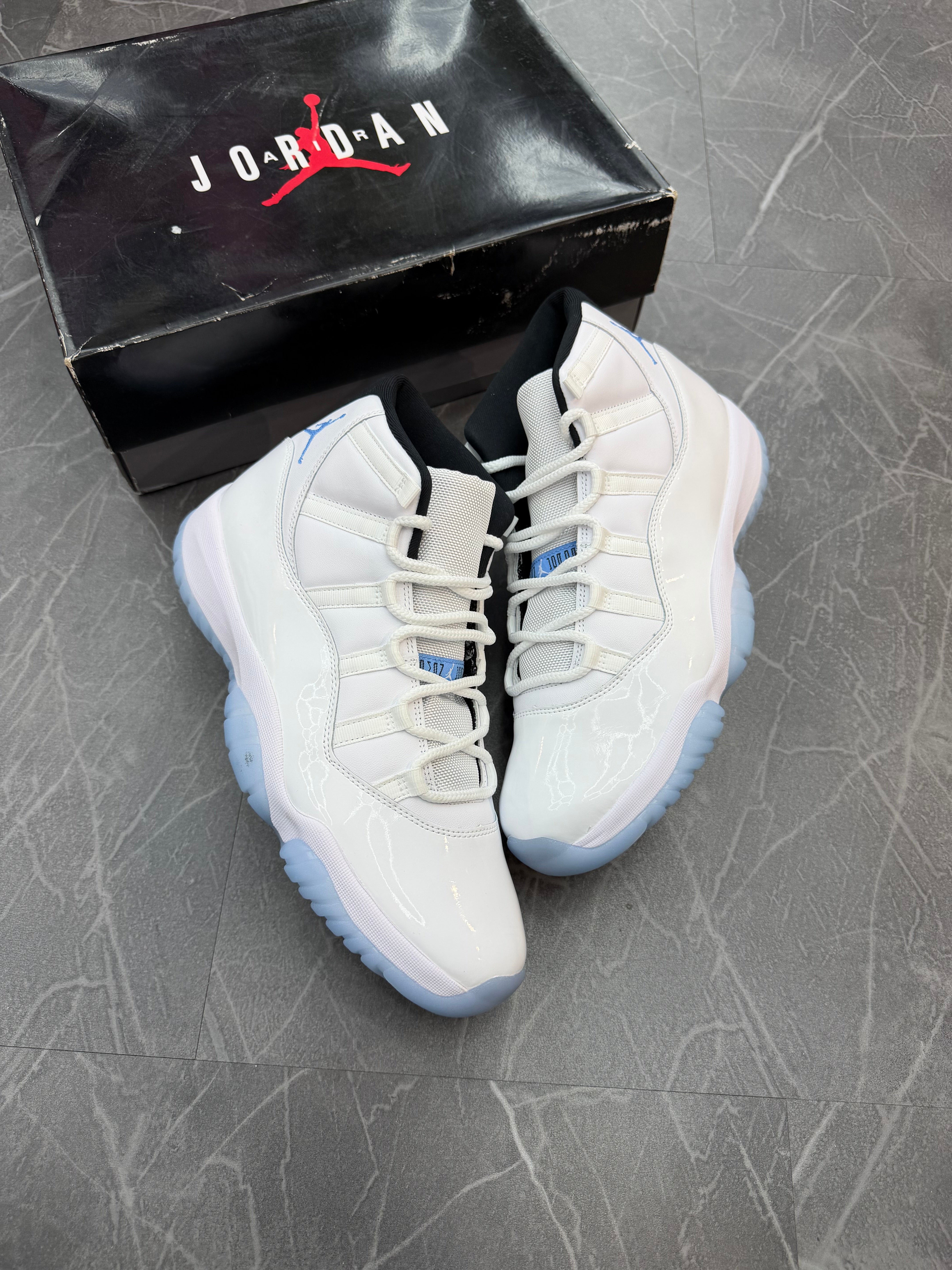 Jordan 11 “Legend Blue”