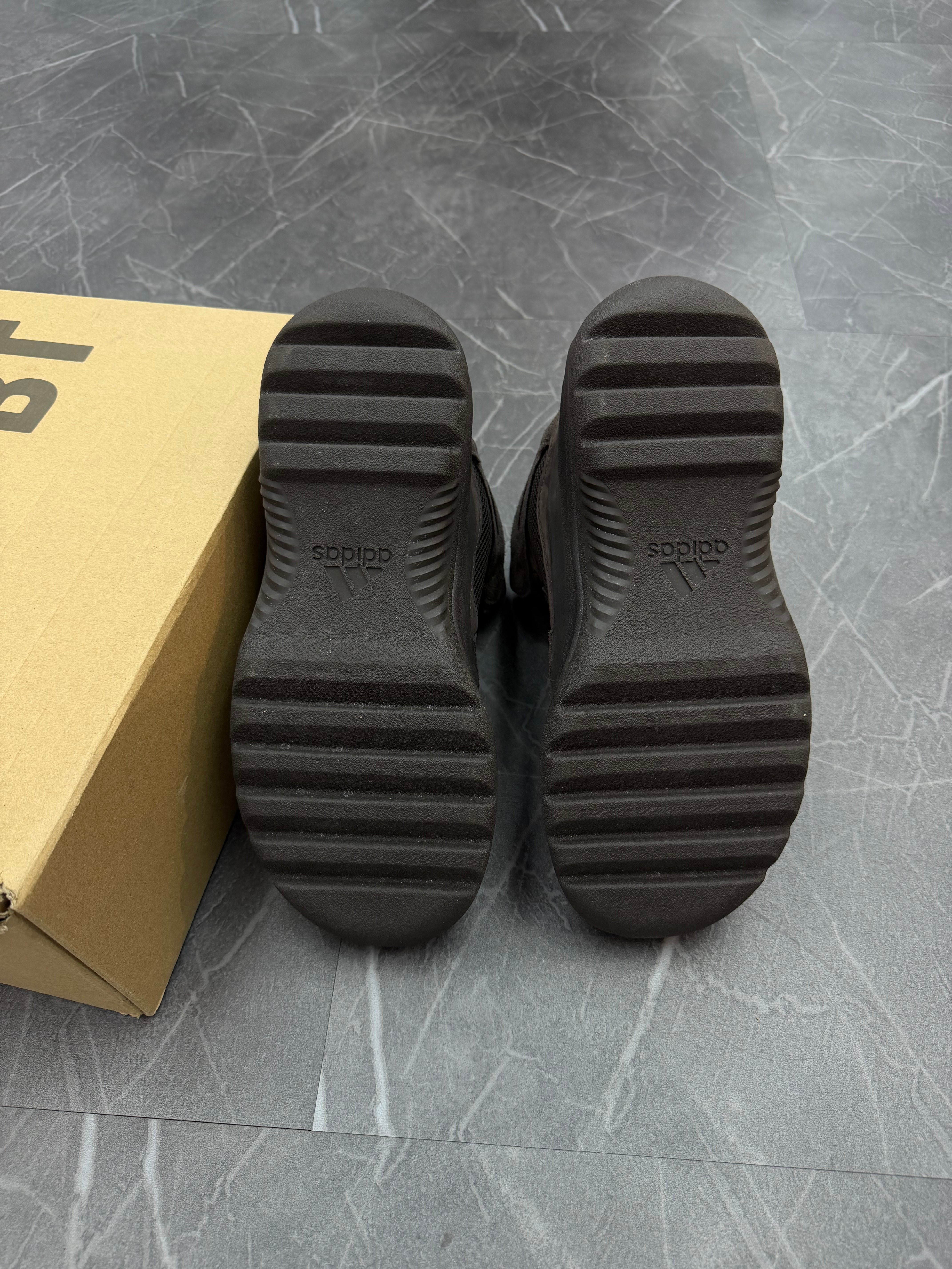 Yeezy Desert Boot “Oil”