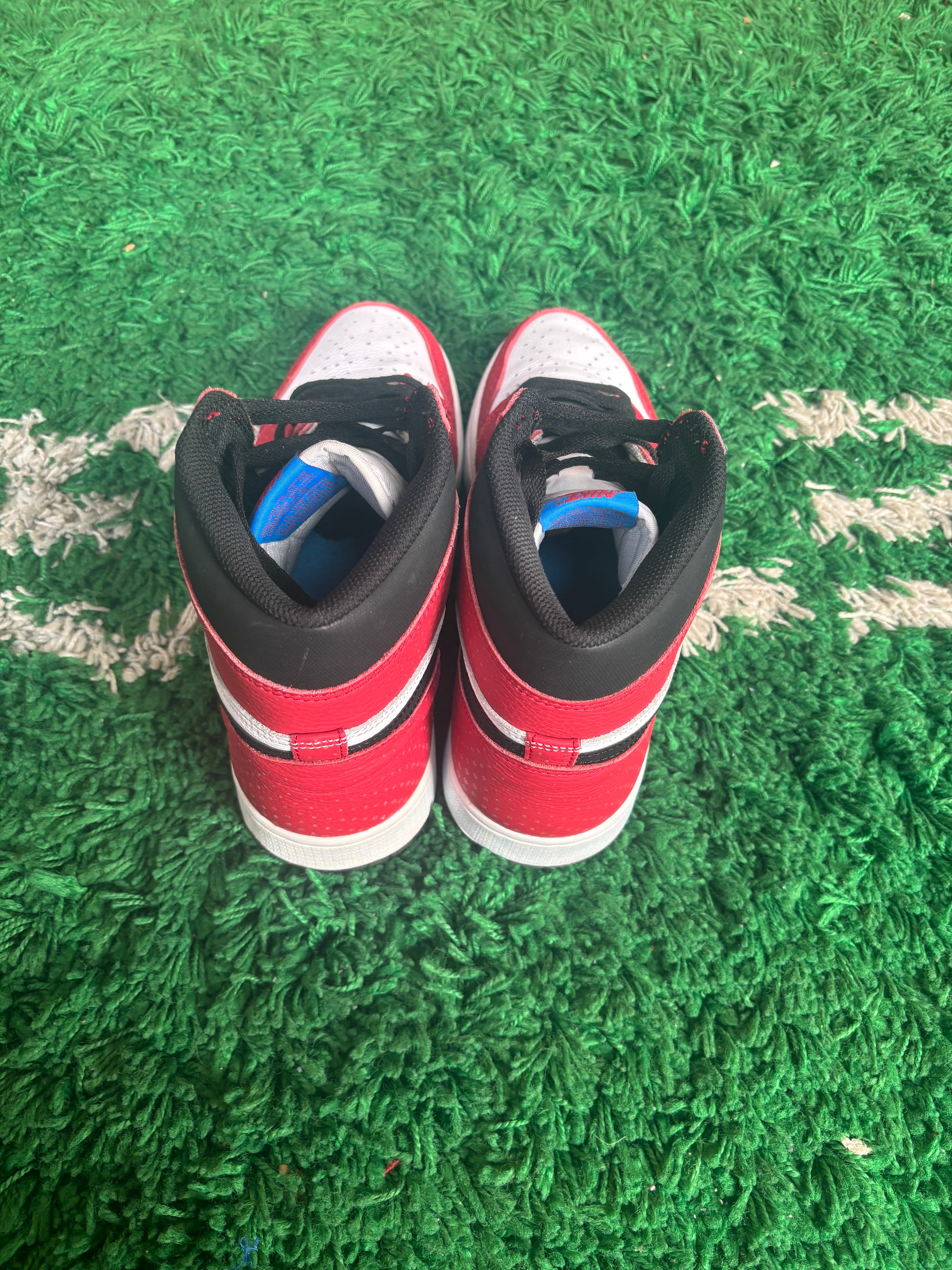 Jordan 1 High “Spider-Man Origin Story”