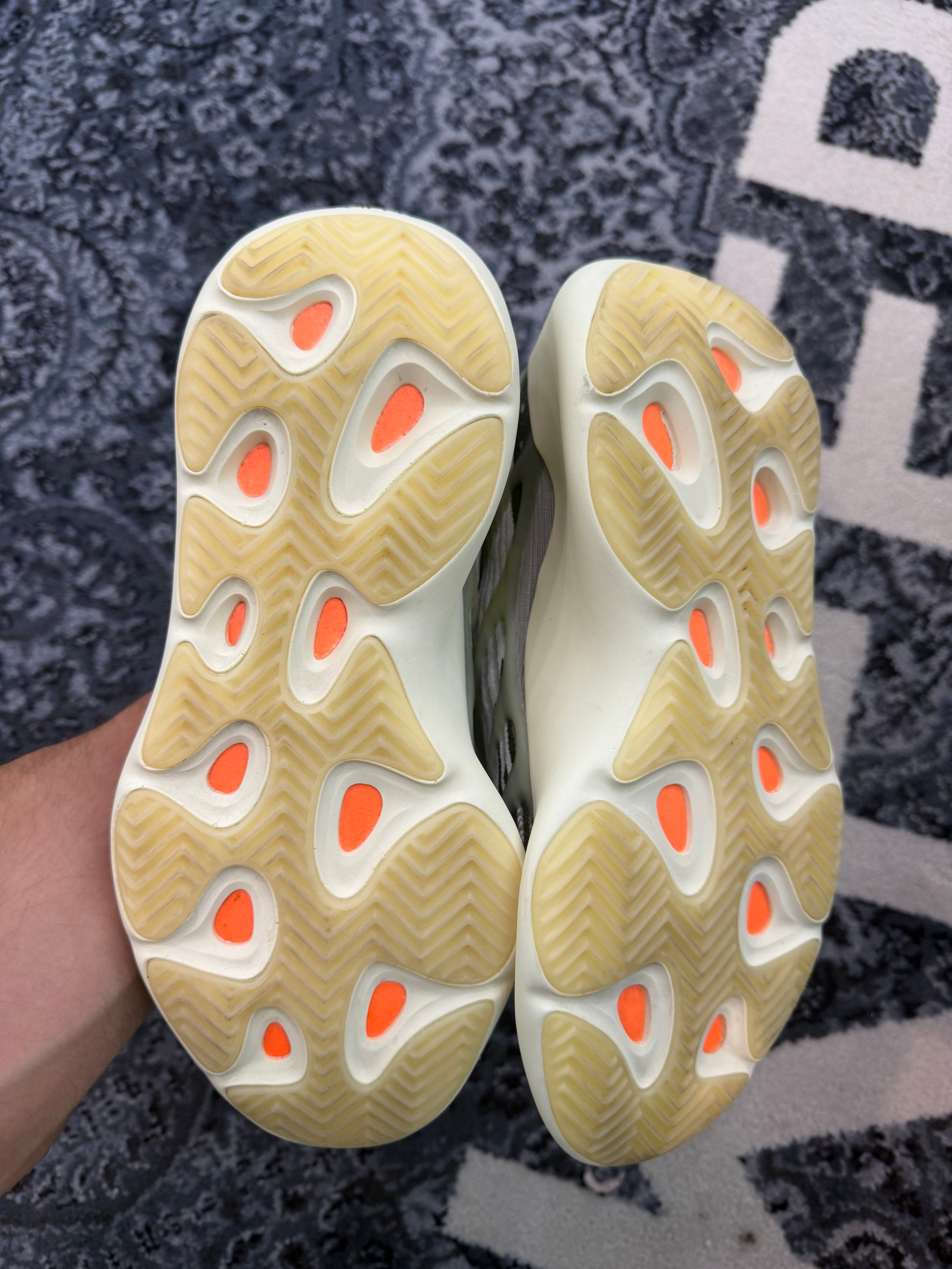 Yeezy 700 “Fade Salt”