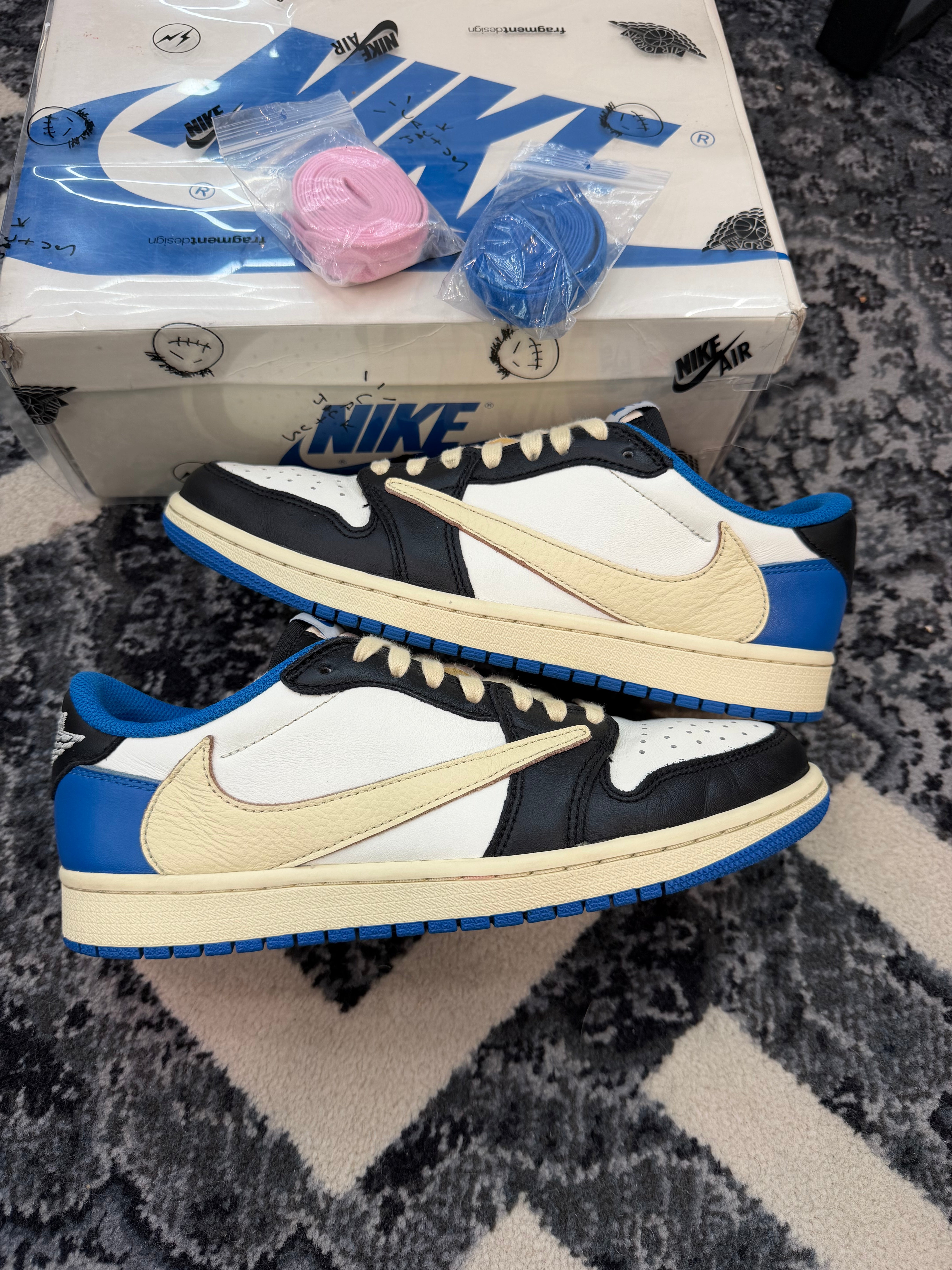 Jordan 1 Low x Travis Scott “Fragment”
