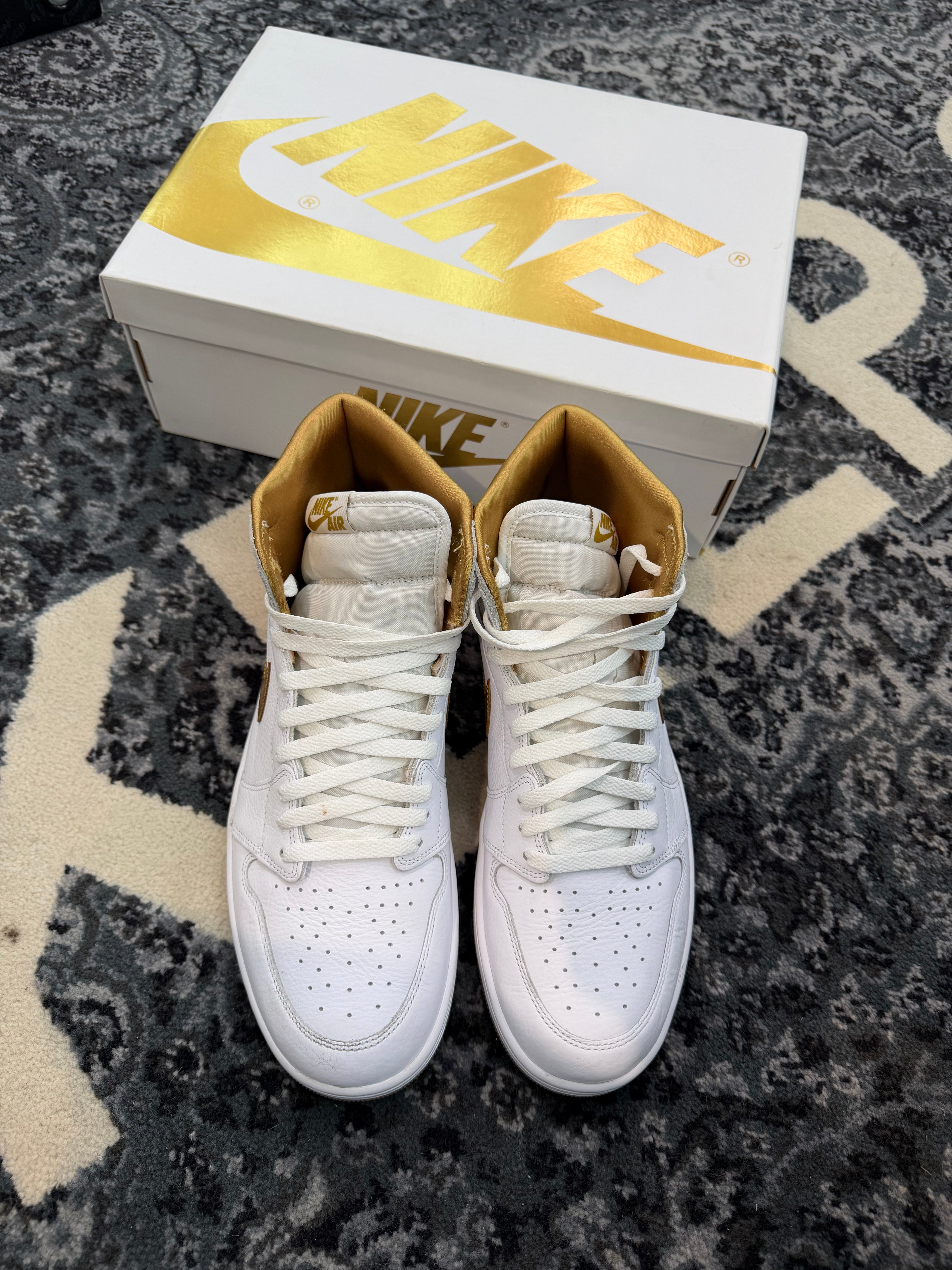 Jordan 1 High “Metallic Gold”