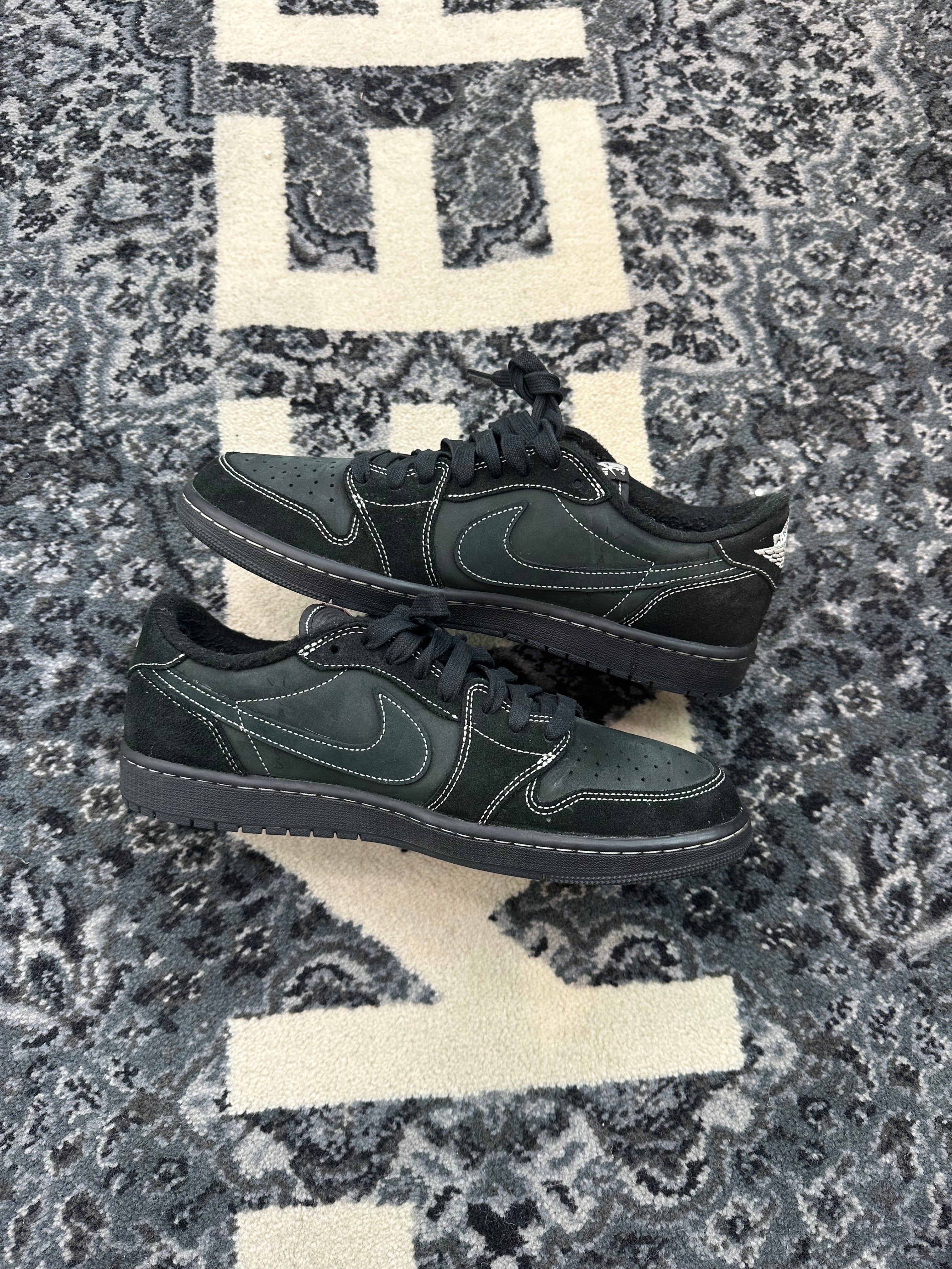 Jordan 1 Low Travis Scott “Phantom”