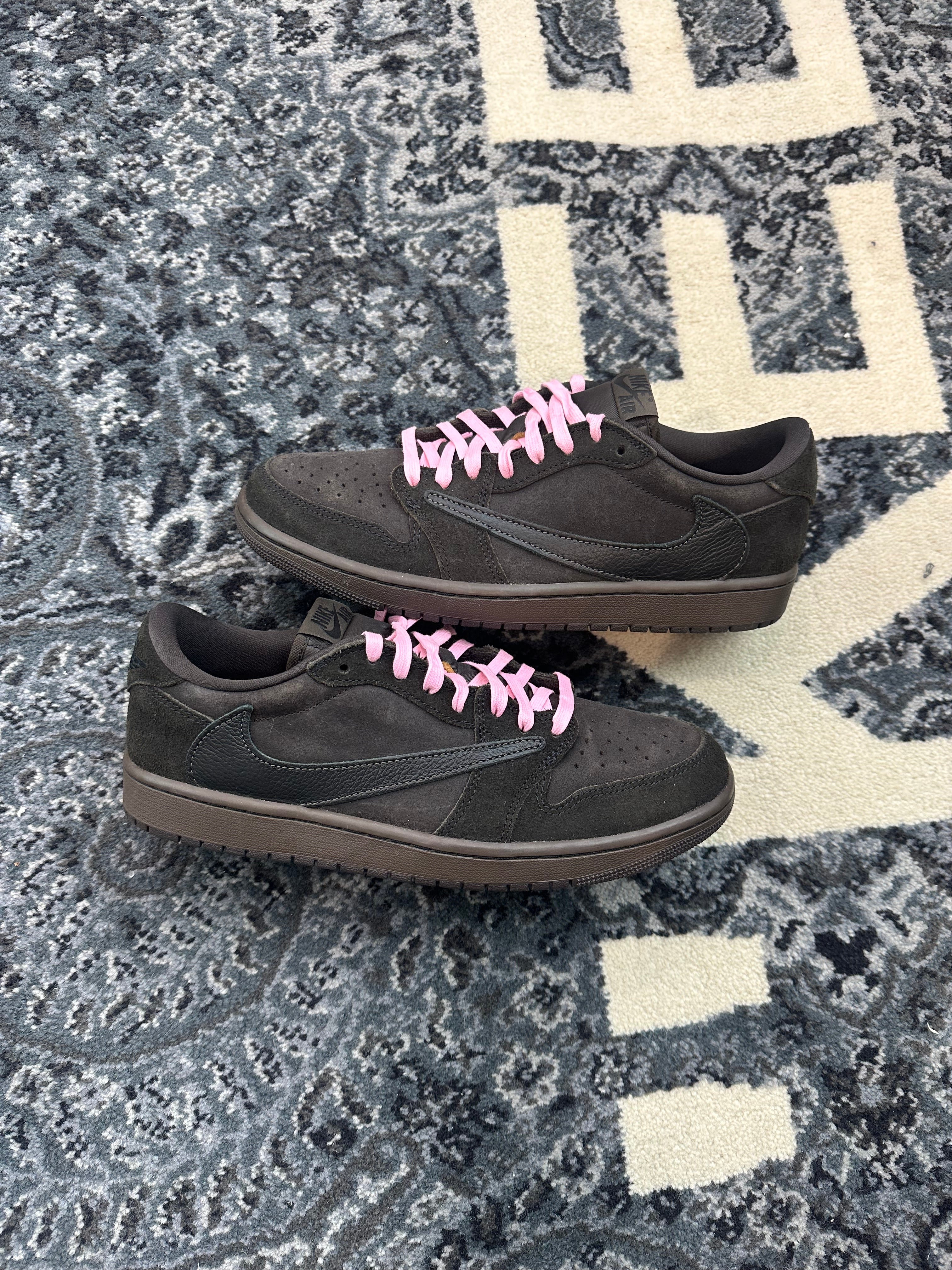 Jordan 1 Low Travis Scott “Velvet Brown”