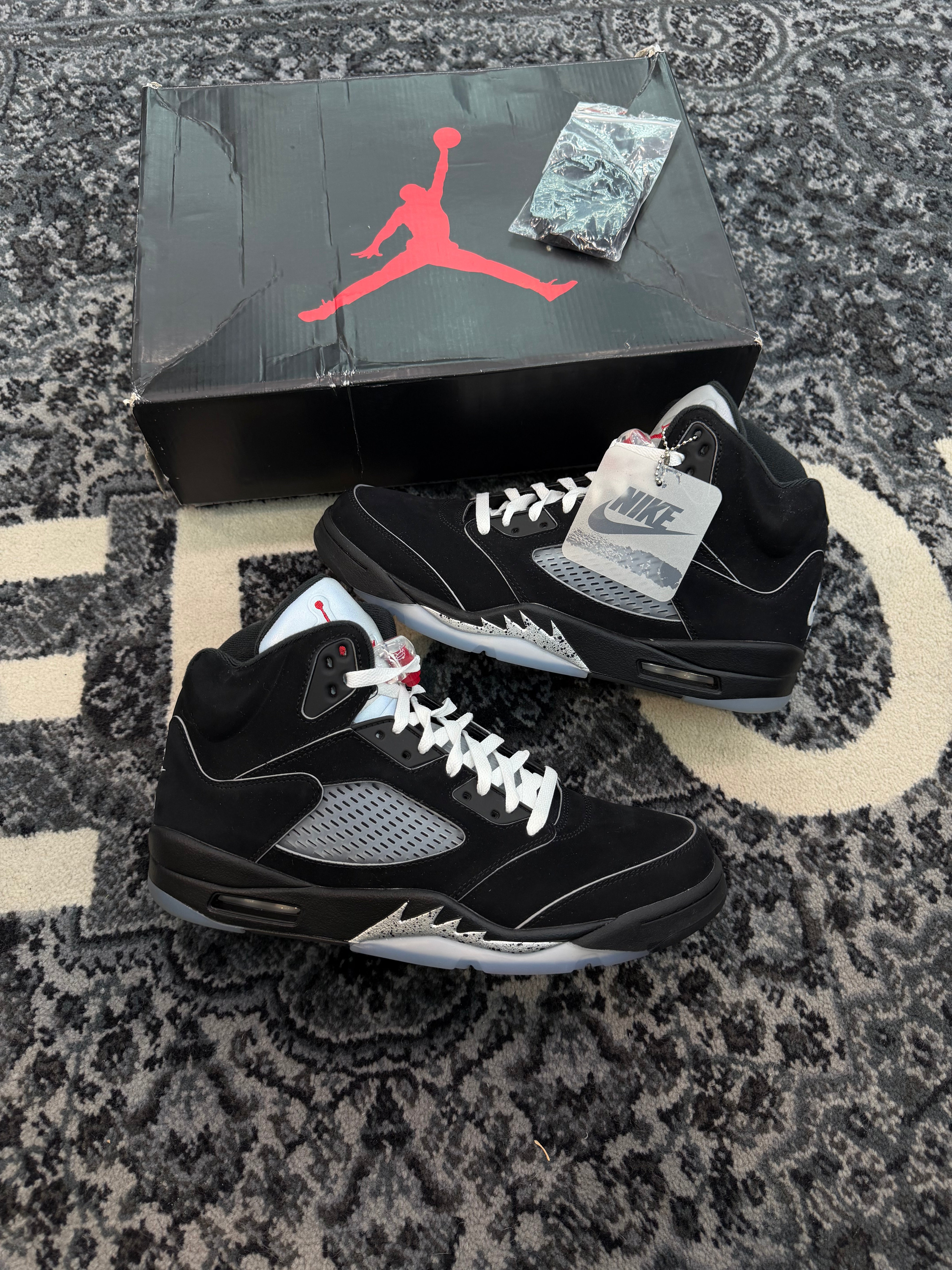 Jordan 5 “Black Metallic”