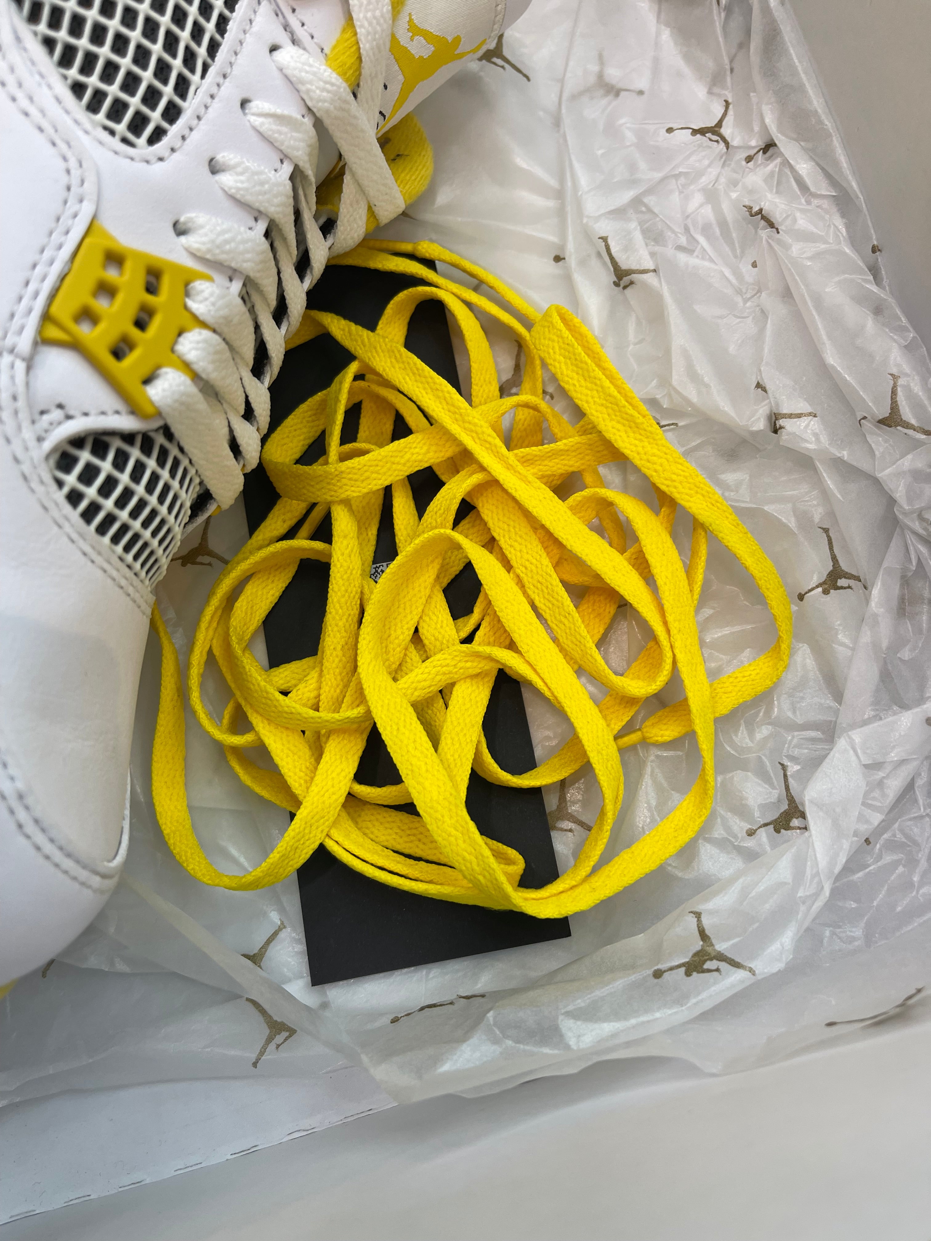 Jordan 4 “Vivid Sulfur”