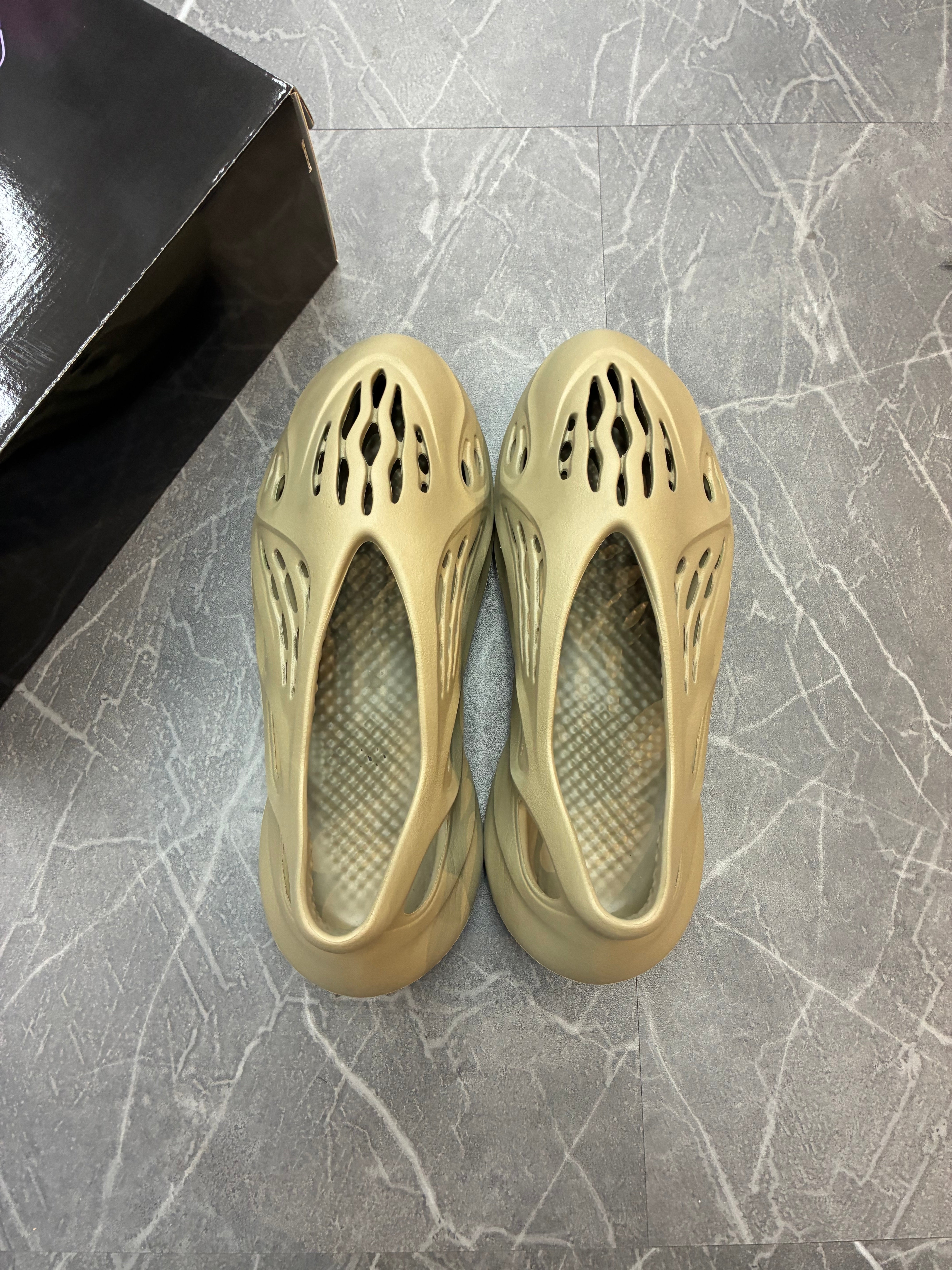 Yeezy Foam RNR “Sand”