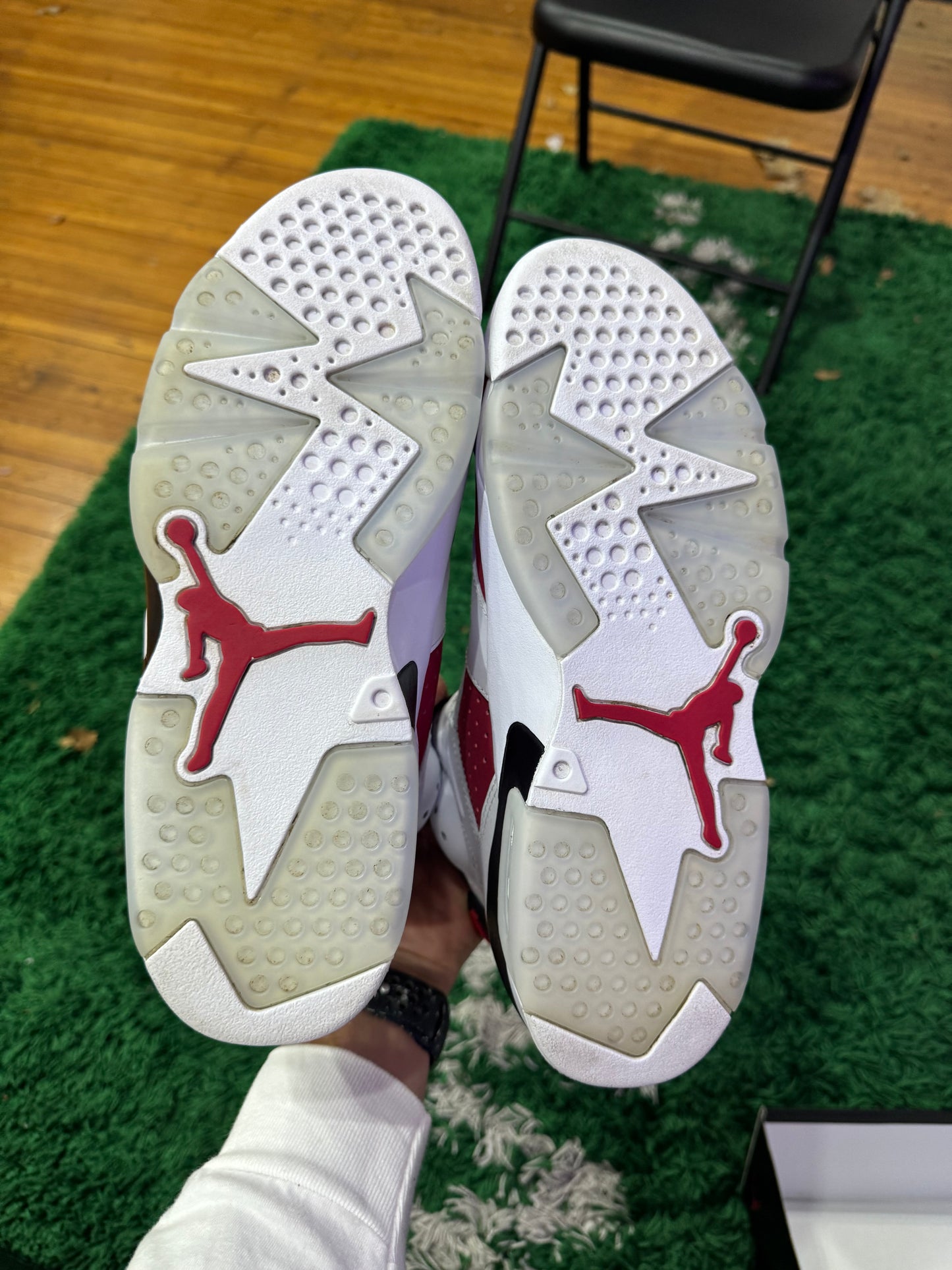 Jordan 6 “Carmine”