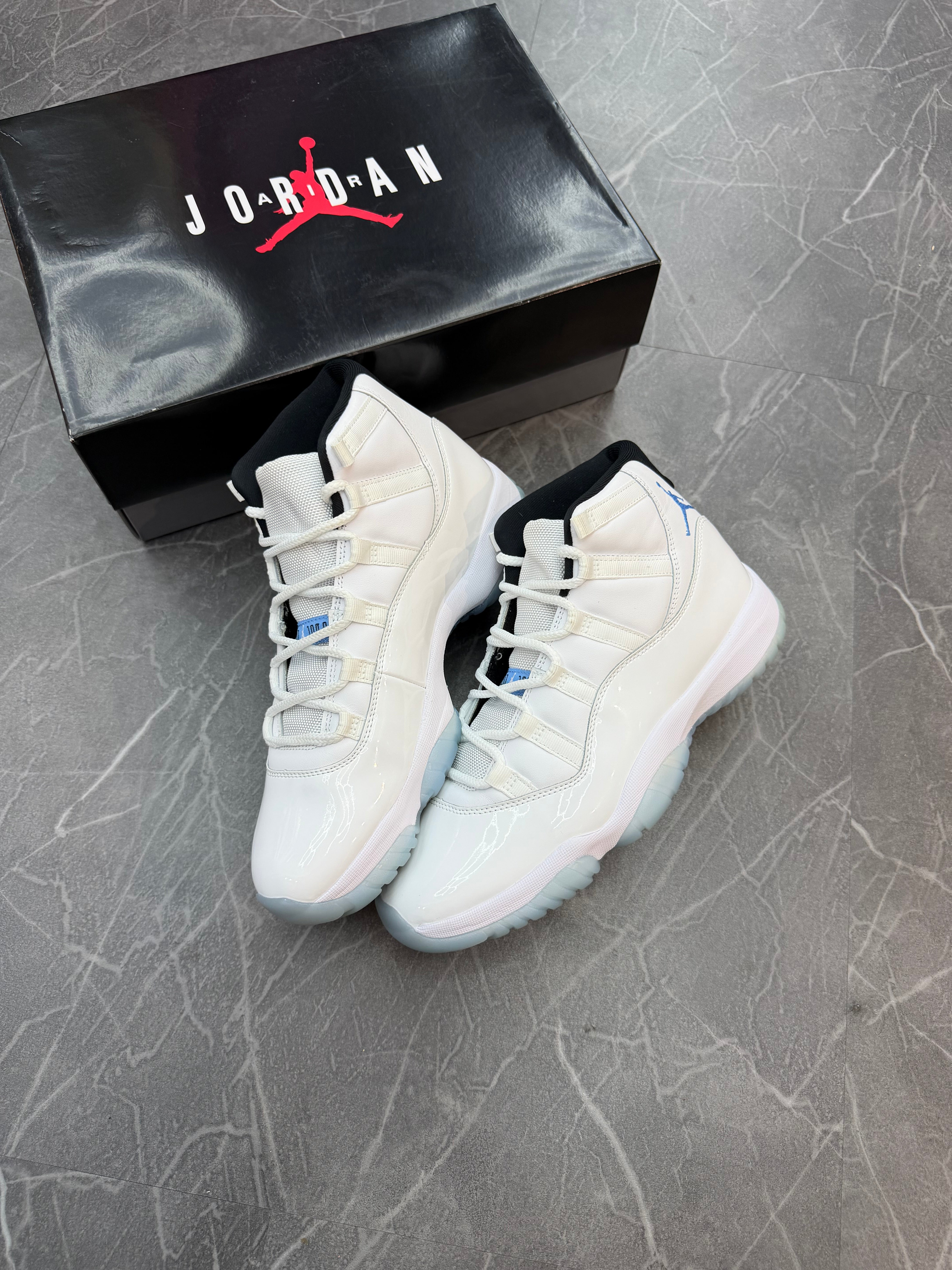 Jordan 11 “Legend Blue”