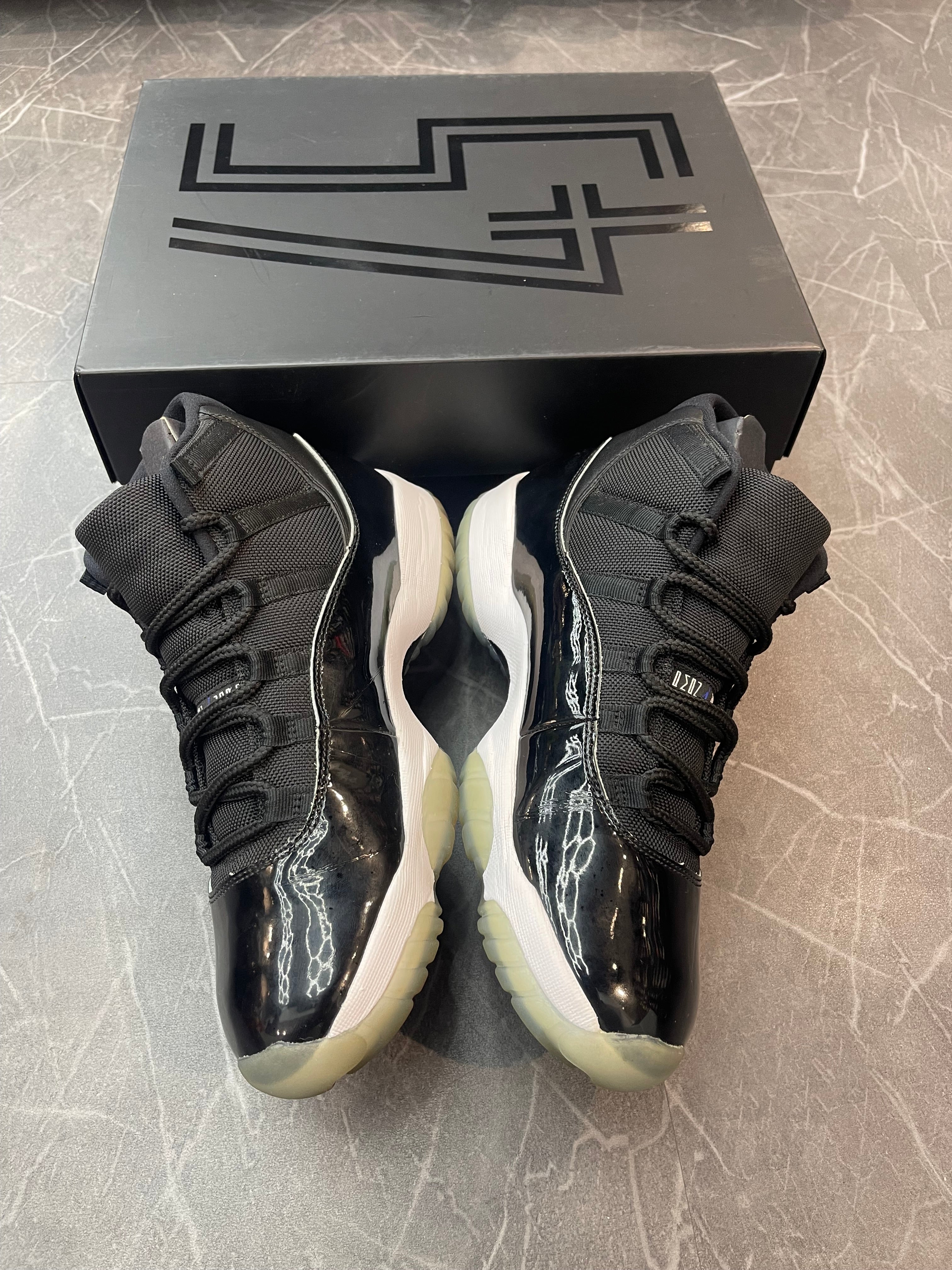 Jordan 11 “Space Jam”
