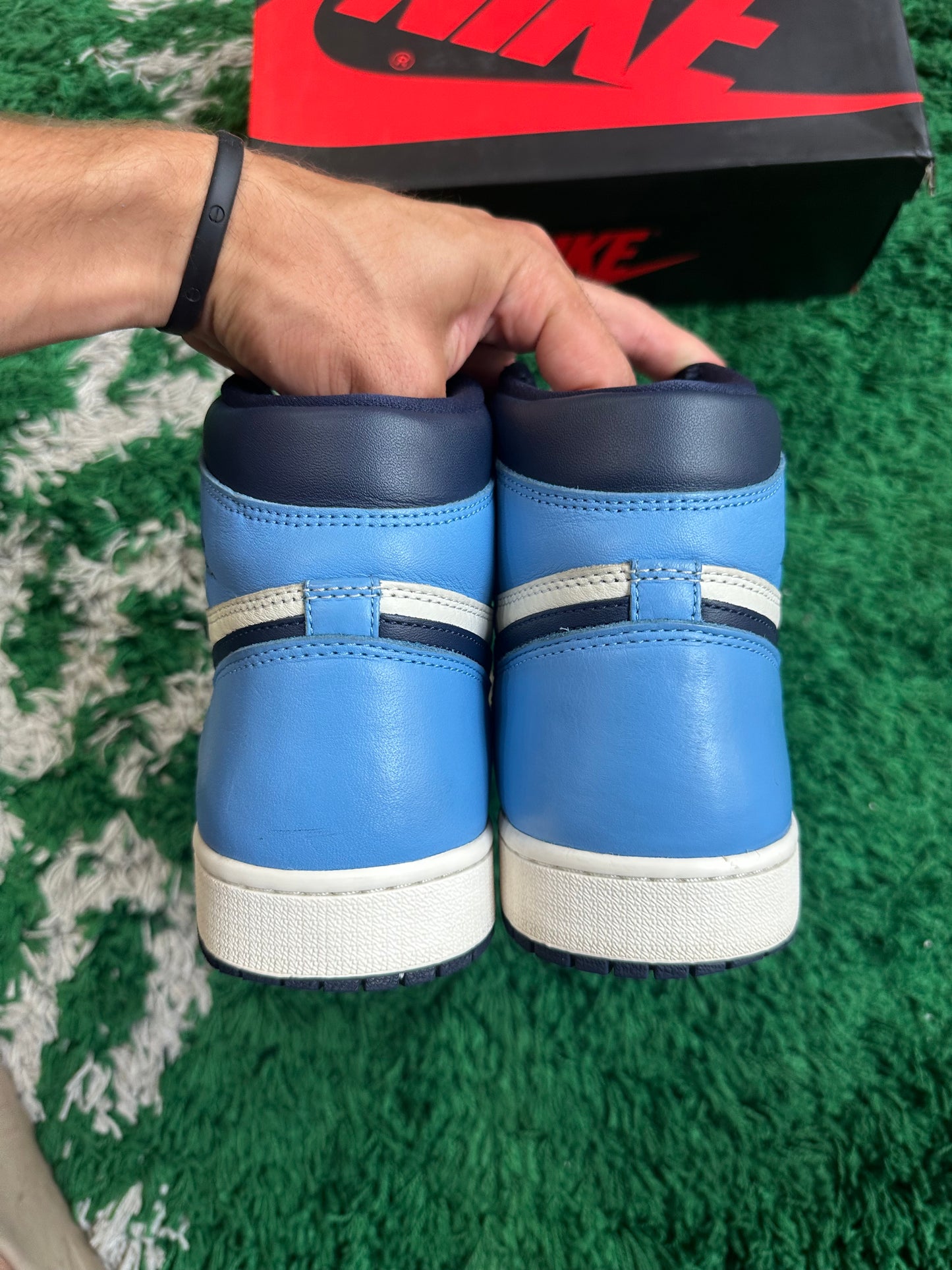Jordan 1 High “Obsidian”