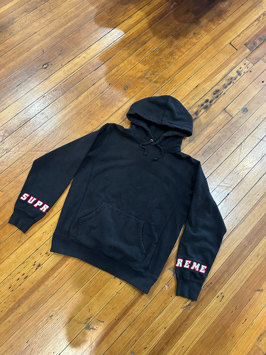 Supreme Hoodie “Black Red Sleeve”