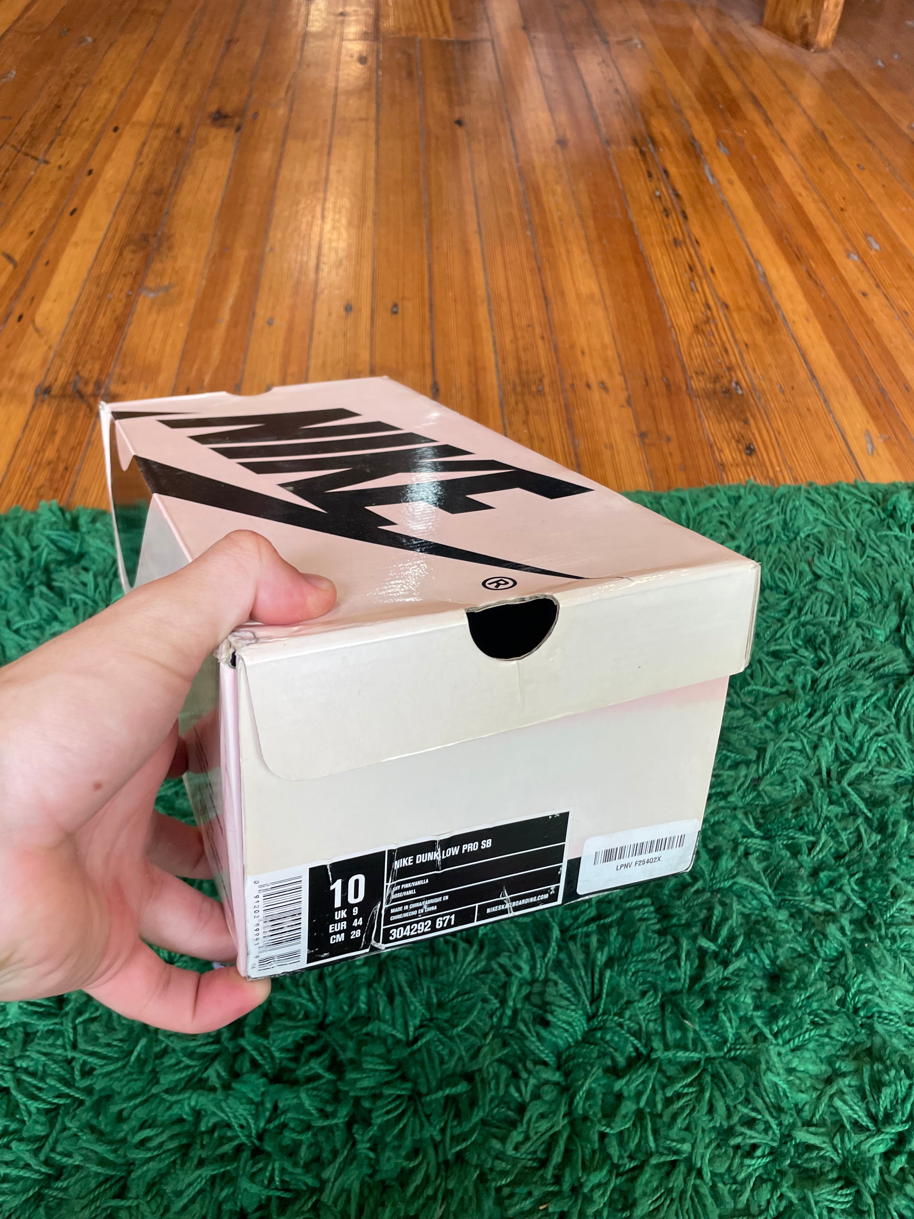 Nike Dunk Low SB x Stussy “Cherry”