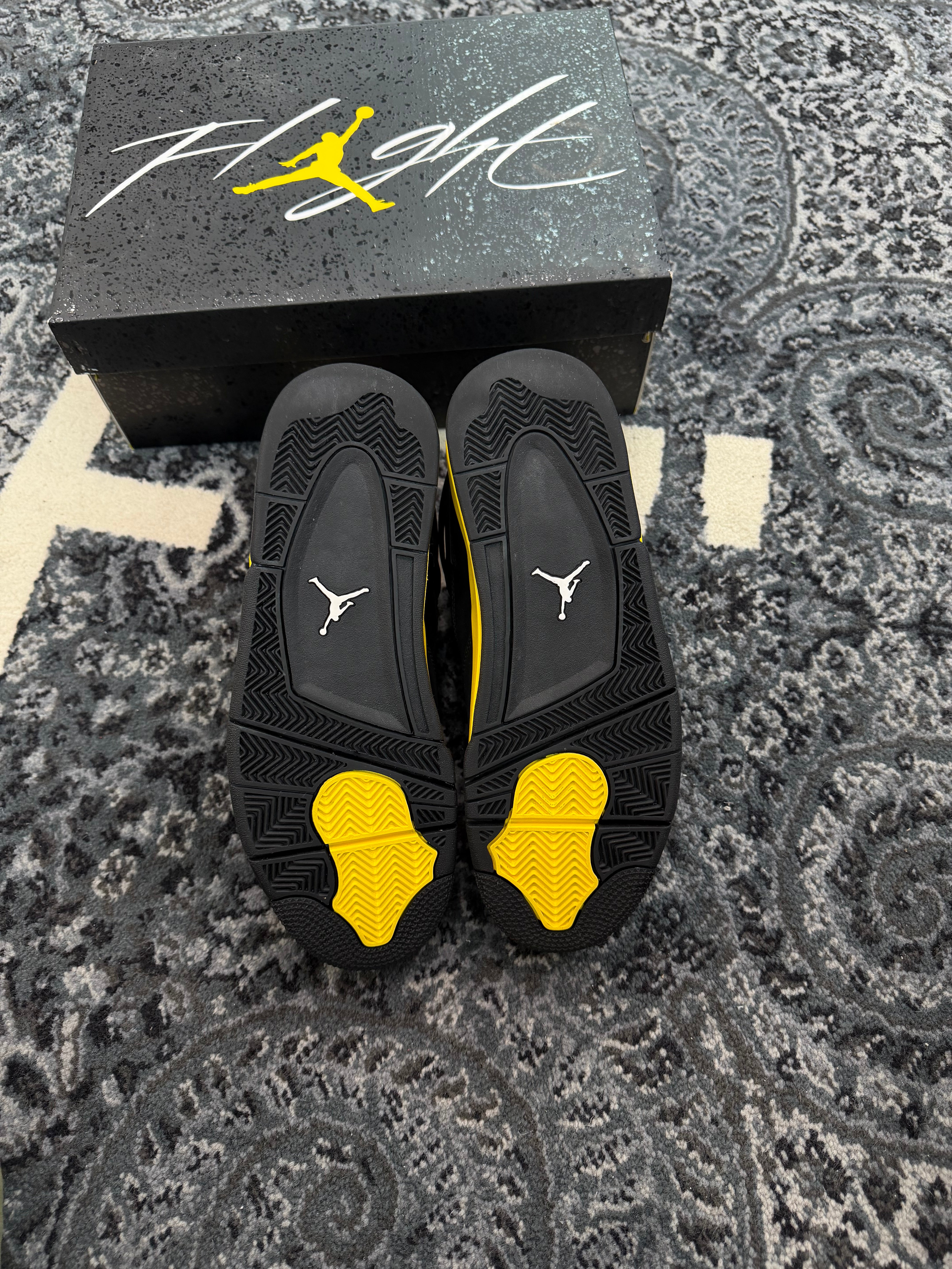 Jordan 4 “Thunder”