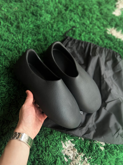 Yeezy SL-01