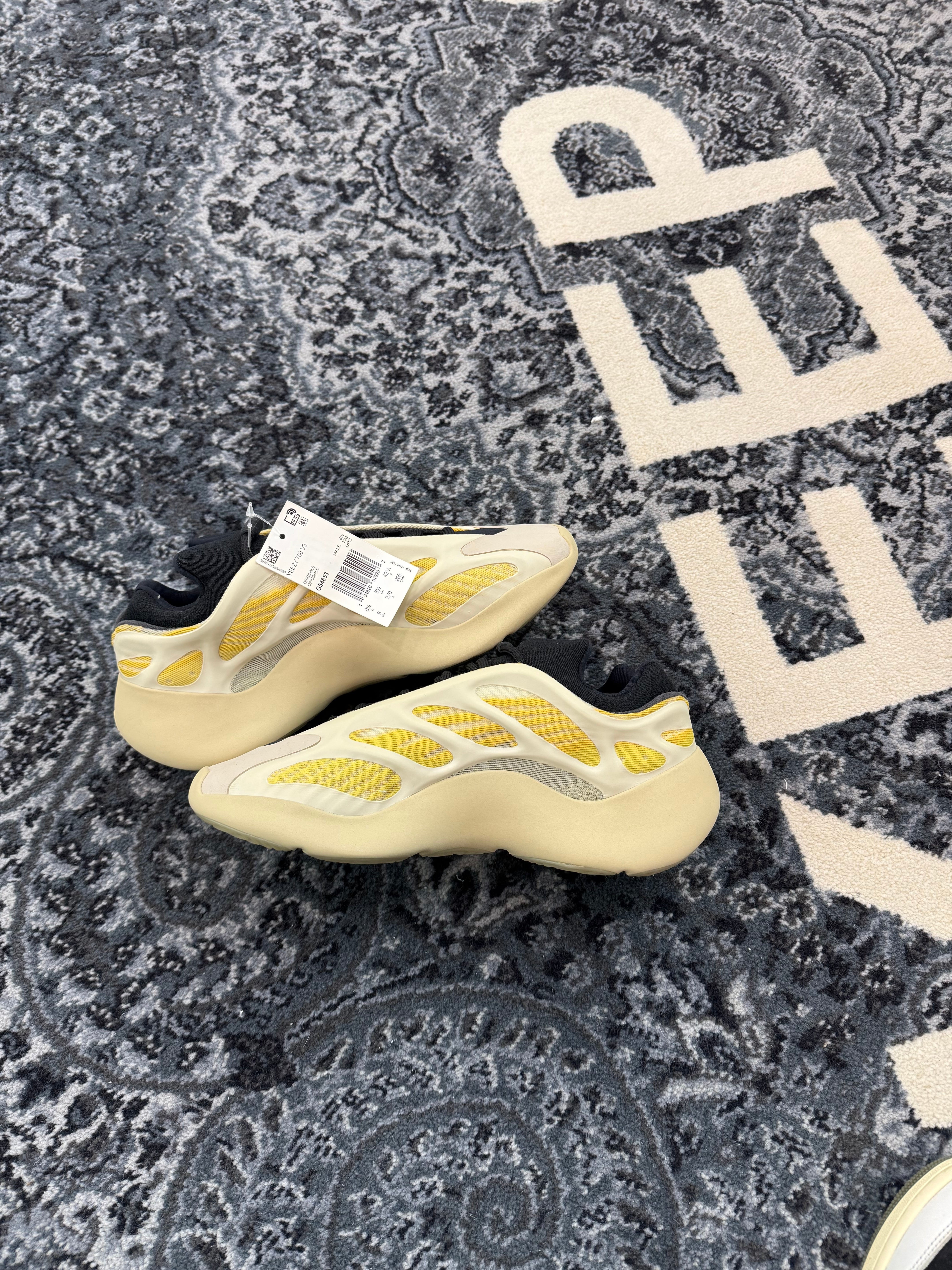 Yeezy 700 “Safflower”